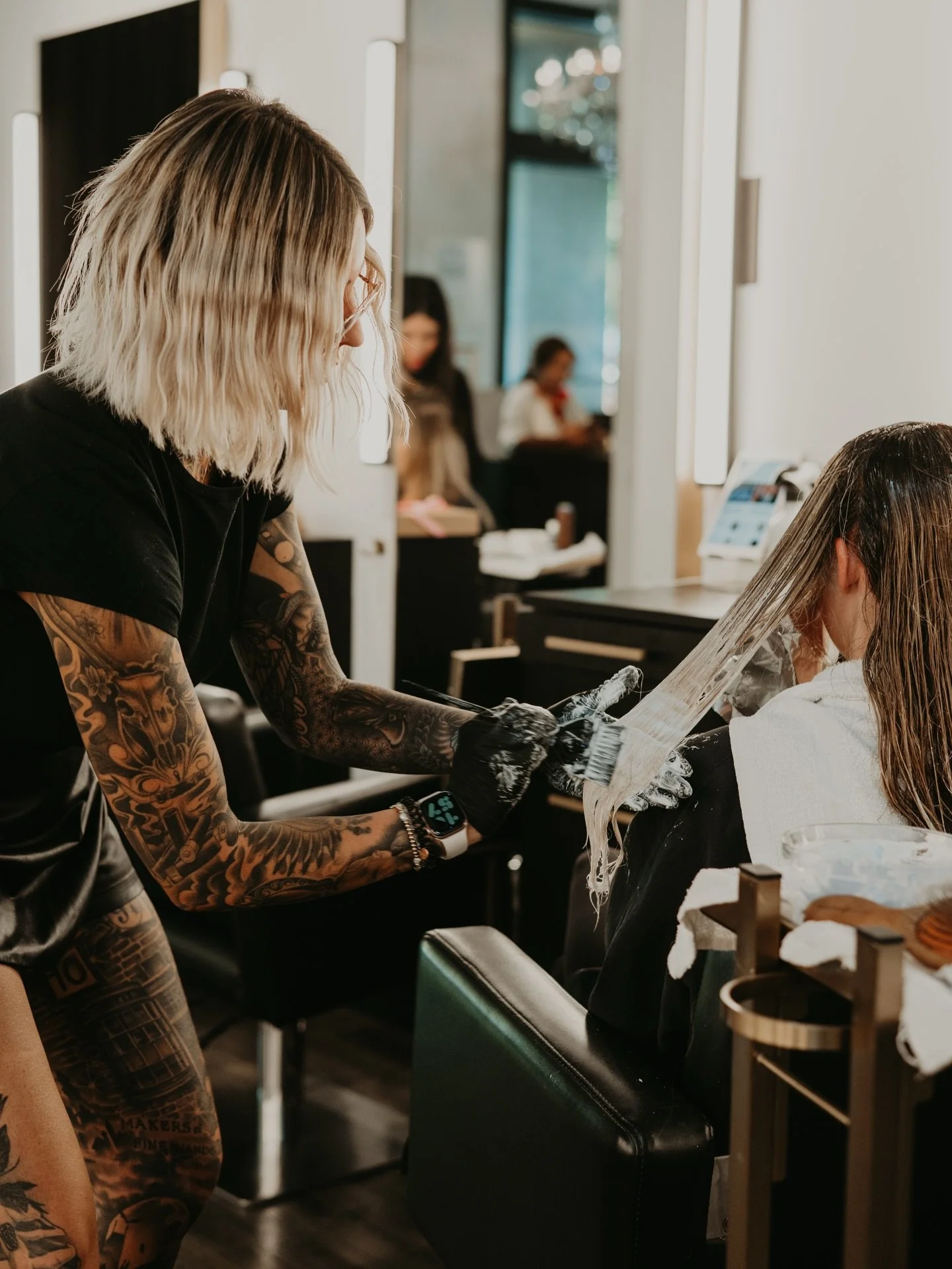 Tuesday views at AP Luxe 🖤

Have you pre booked your summer appointments yet?

#apluxe #apluxesalon #millvalleyhair #marinsalon #salonviews goodhairday