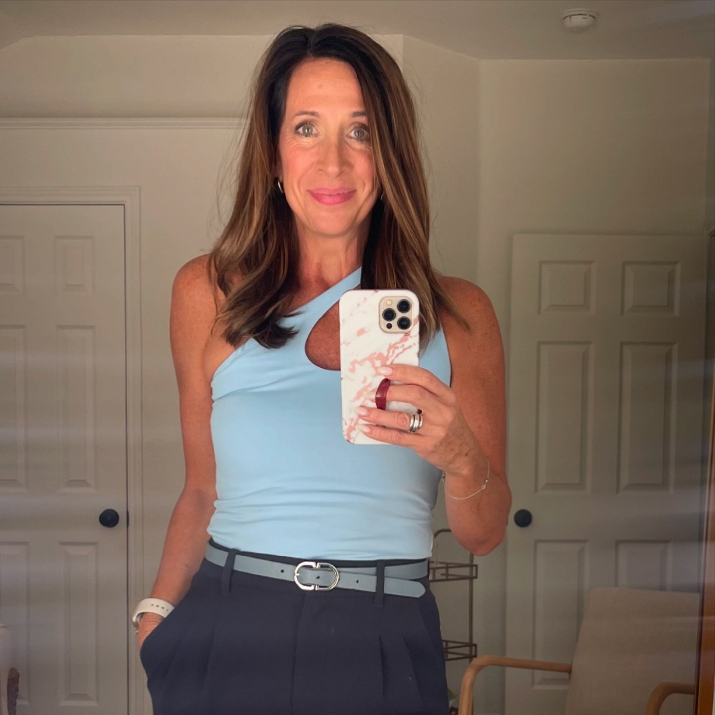 This never gets old&hellip;.helping people feel confident and look amazing through the power of color and your personal style! 

Hi! I&rsquo;m Kim,👋🏻a color analyst and stylist with House of Colour. We have been around for 40+ years! My studio is l