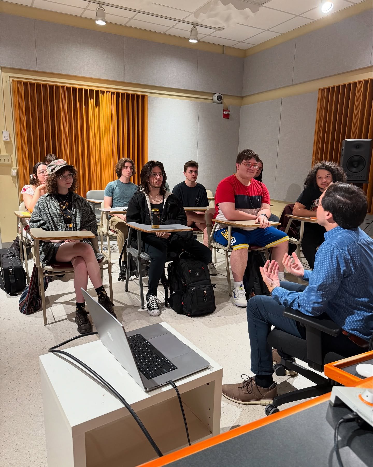 We were thrilled to welcome composer @rjzare to the @marypappertsom at Duquesne University! Roger shared insights into his creative process, inspirations, and career, offering our students an opportunity to dialouge. His visit was a wonderful reminde