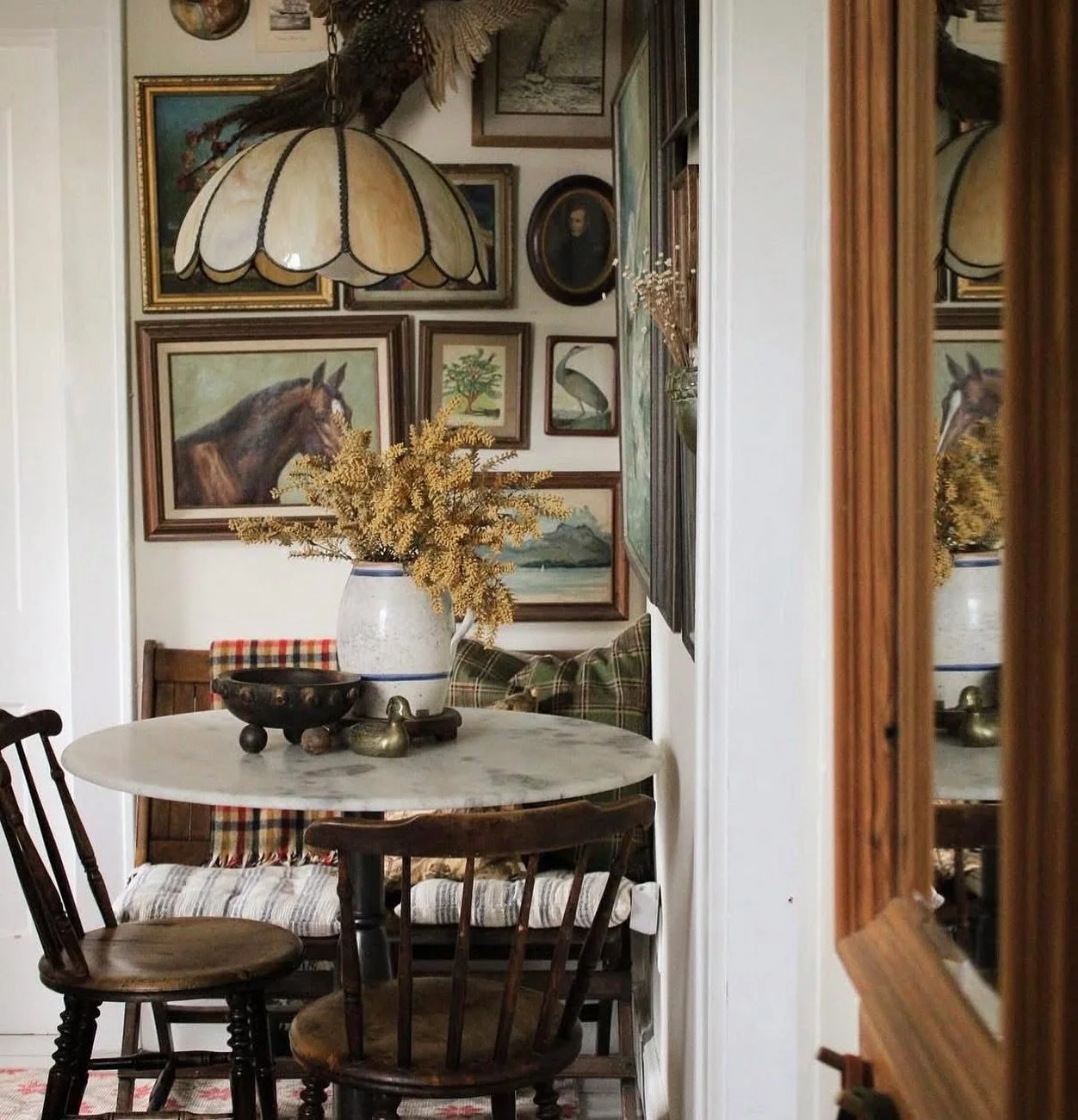 Now this is the perfect curated corner! Come shop our booth and make those inspo pics into reality!! 
House featured: @matt_made_home  #homedecor #vintagestyle #collected #collectedhome #inspiration #inspotoyourhome #antique #gallerywall