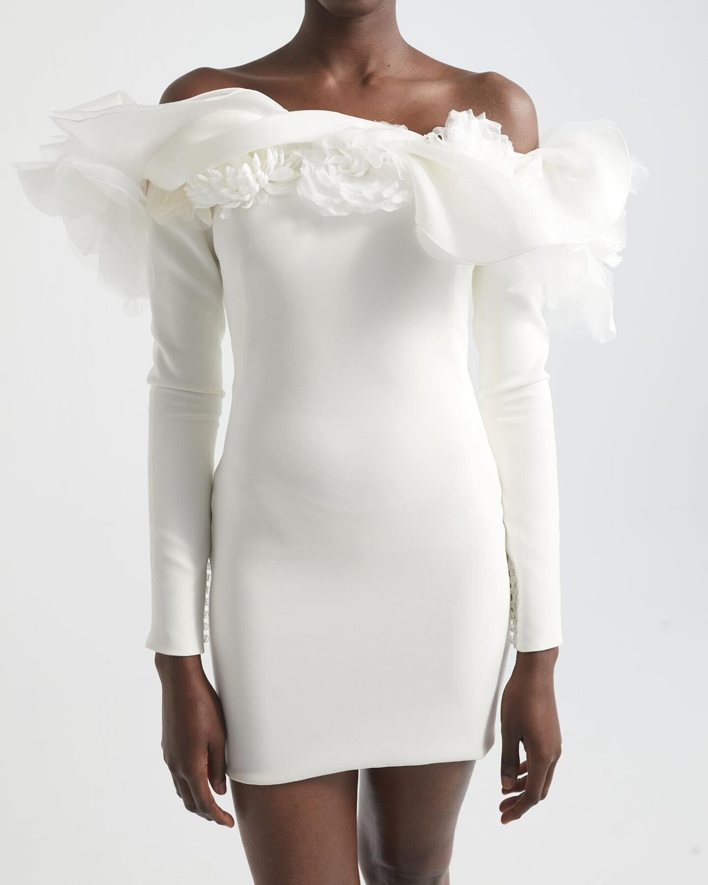 New Find 🤍 Ninfea by Yolancris. Original price $3,220 - find price $1,610. 🤍 a perfect little bridal mini for your after party, rehearsal dinner or engagement party look 🤍