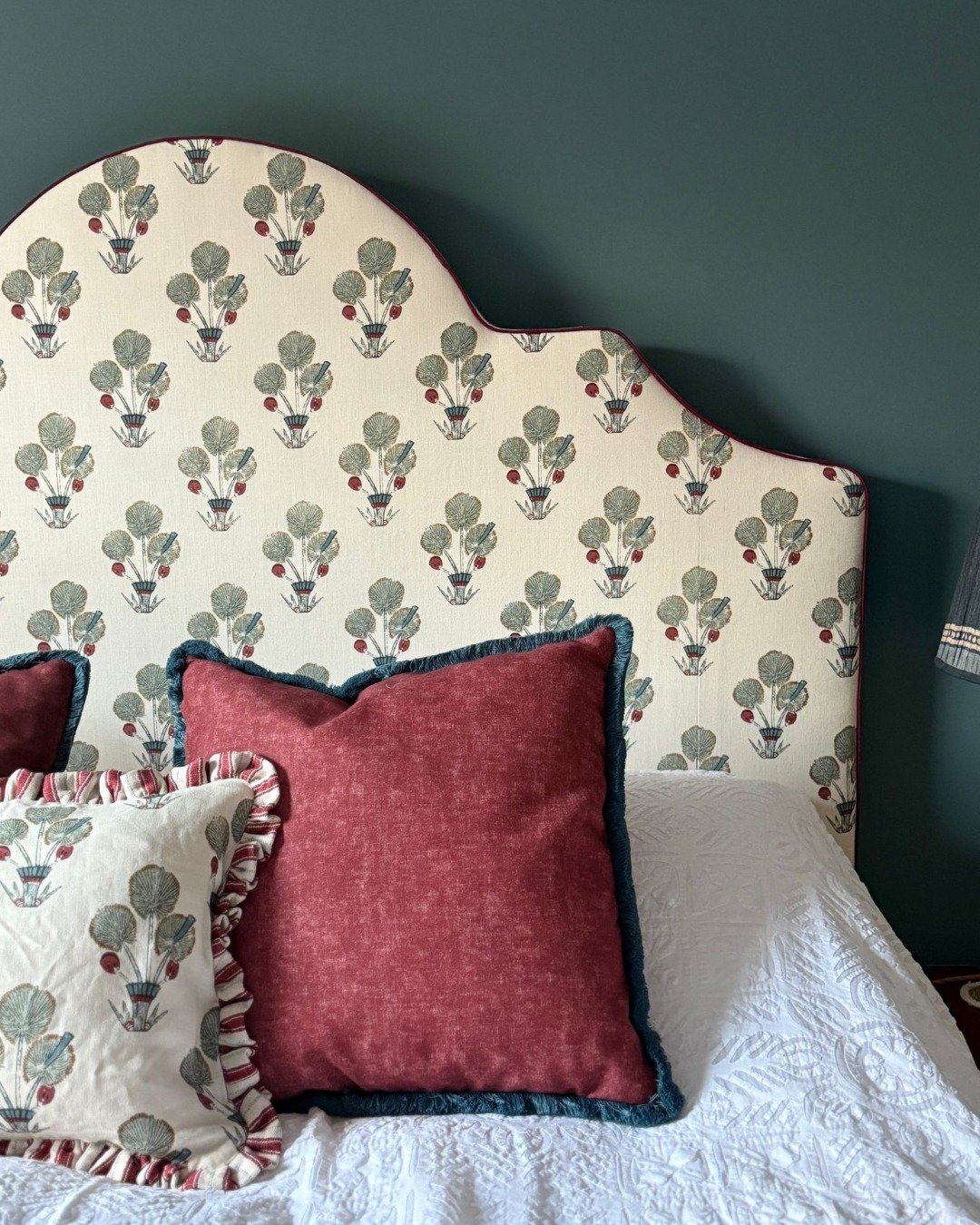 Pattern, colour, and a little bit of character ✨

Our Delilah headboard brings a playful print to life, balanced with rich tones and soft textures for a look that feels both bold and beautifully considered. Designed to stand out, yet sit perfectly wi