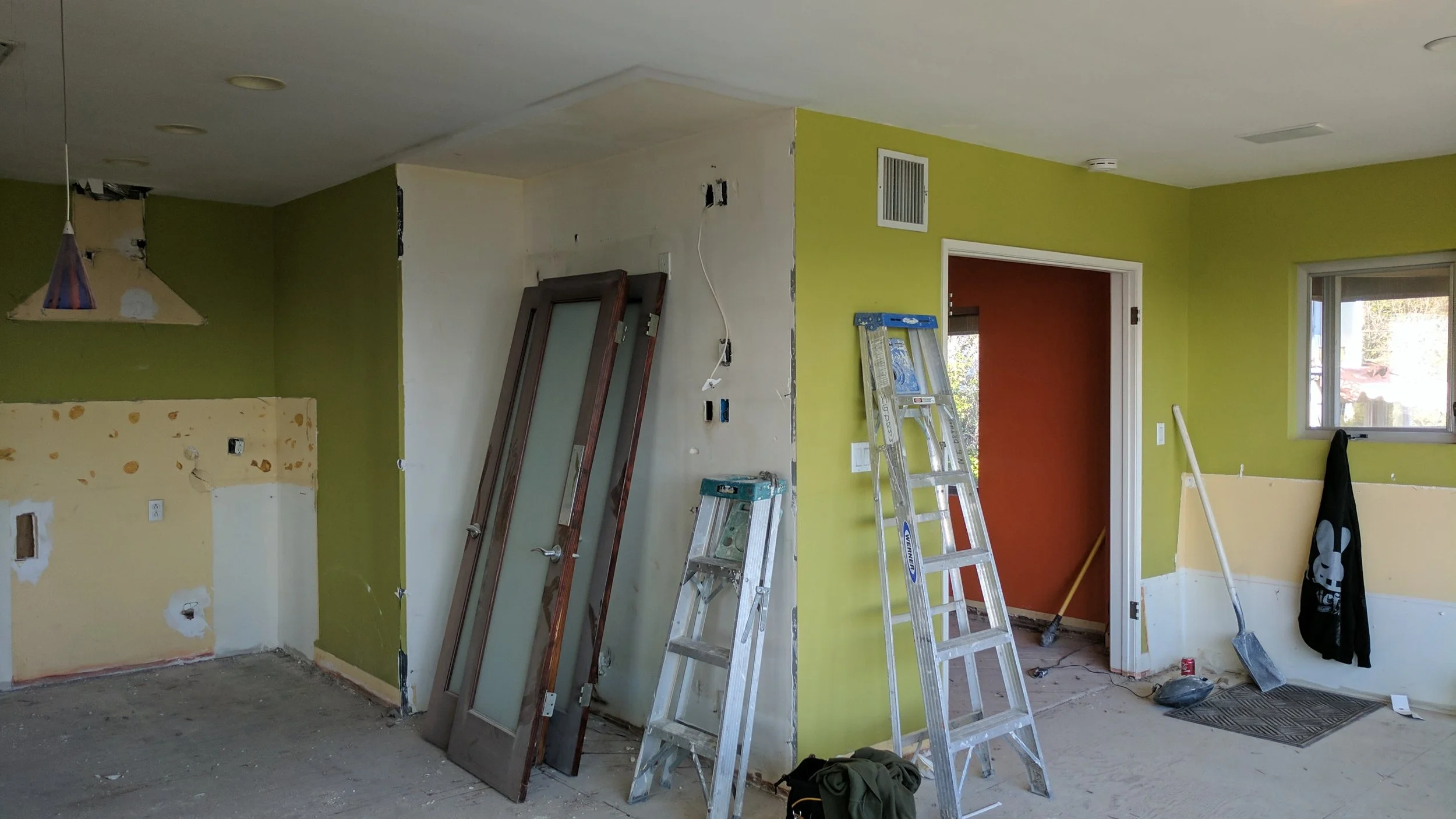 8428 Carlton Way (4).jpg