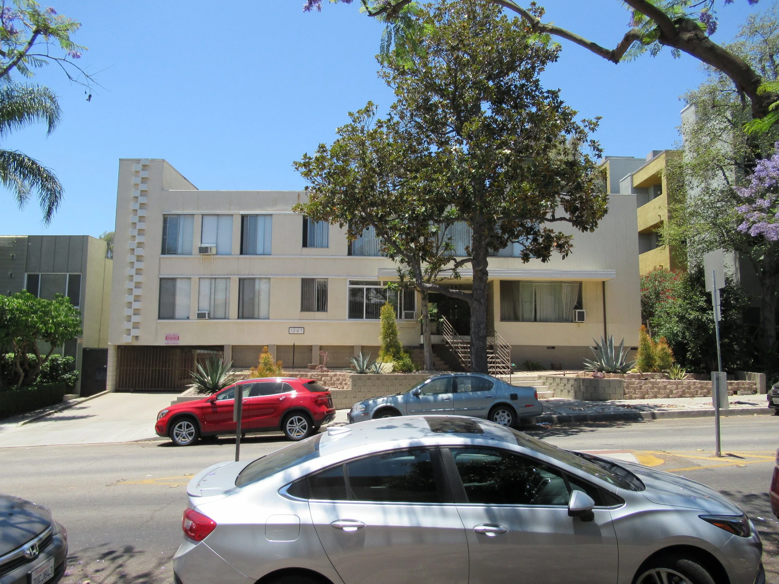 1267 North Laurel Avenue (4).JPG