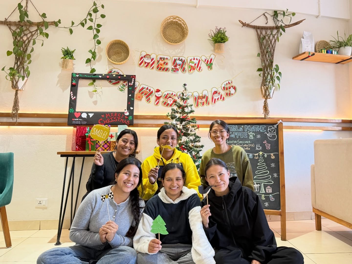 Christmas vibes at Tala Mathi 🎄🎅🏻 Stop by and take some pics at our Christmas photo booth and say merry Christmas to our team! Don't forget to tag us! 🤙 Merry Christmas from our Tala Mathi family to yours ❤️ 

#talamathi #talamathicoffee #nepal #
