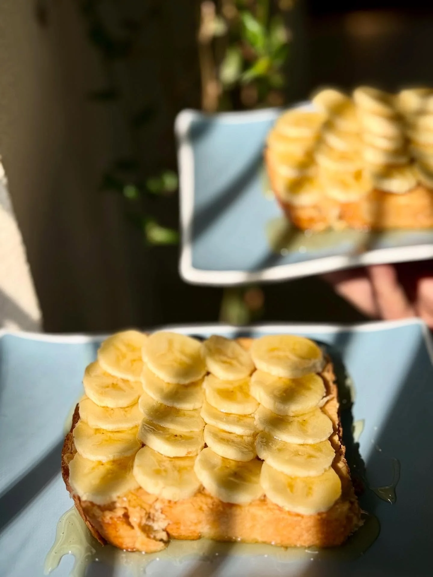 Golden toast layered with creamy peanut butter🤤, topped with fresh banana slices , and finished with a drizzle of honey 🍯 
Start your morning the Talamathi Coffee way &mdash; cozy vibes, delicious flavors, and the perfect companion to your favorite