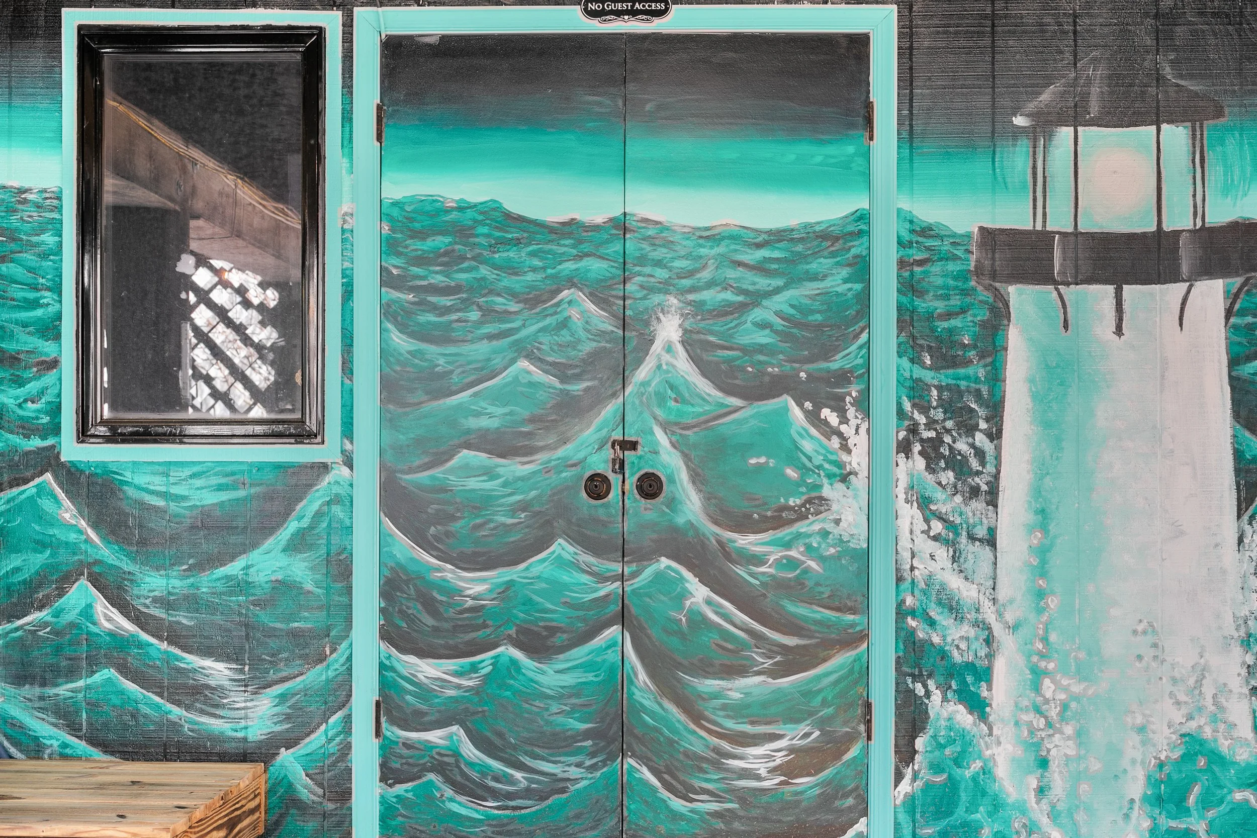 mural lower-level deck