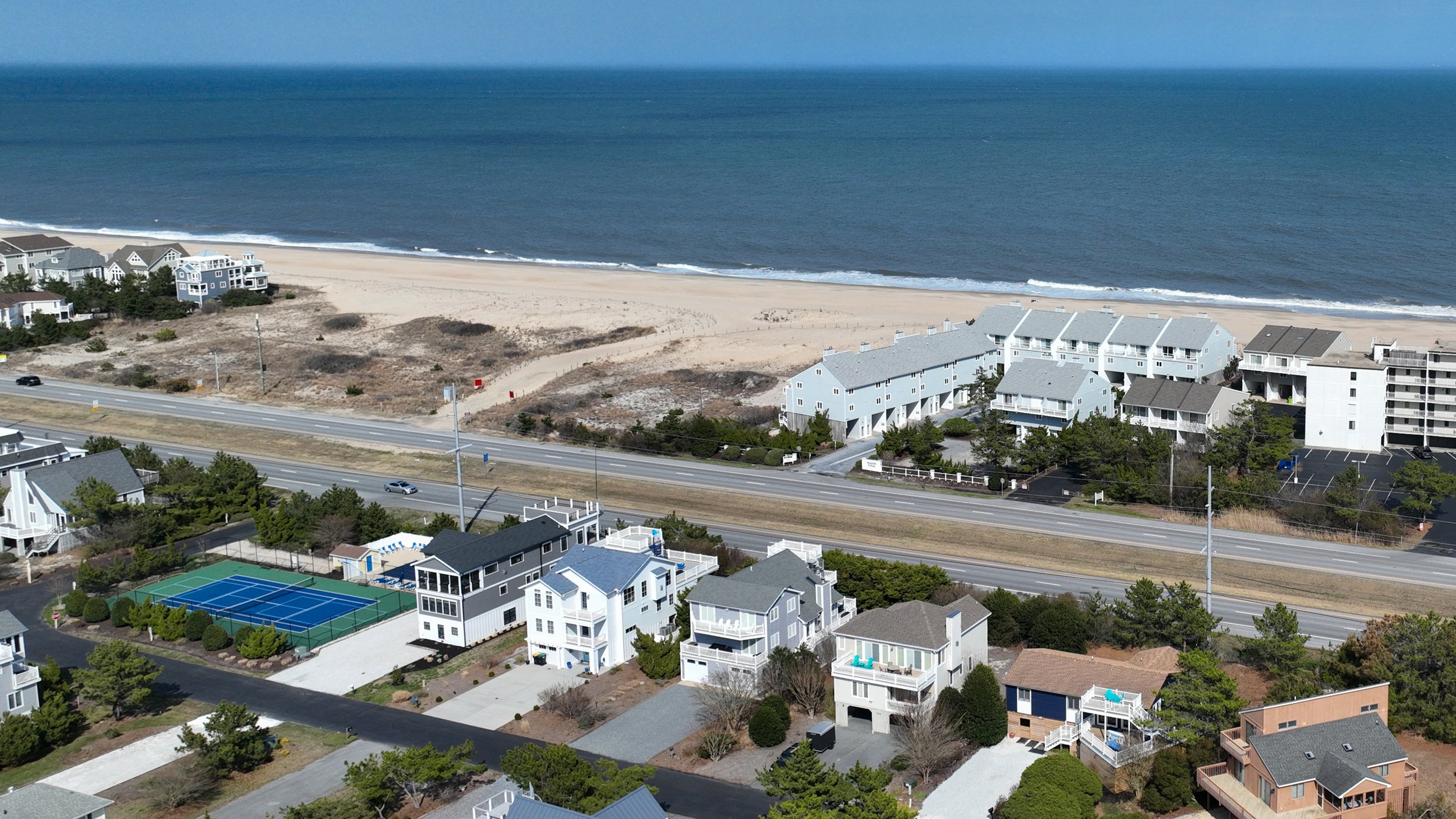 house location to pool/tennis/ocean