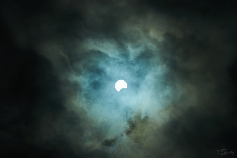 Solar-Eclipse-2024-6911-Canon-EOS-R-EF-70-200mm-f2.8-L-IS-Vasko-Obscura.jpg