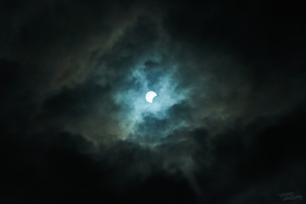 Solar-Eclipse-2024-6919-Canon-EOS-R-EF-70-200mm-f2.8-L-IS-Vasko-Obscura.jpg