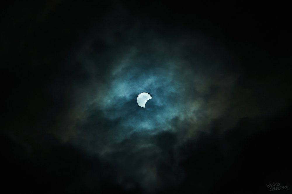 Solar-Eclipse-2024-6921-Canon-EOS-R-EF-70-200mm-f2.8-L-IS-Vasko-Obscura.jpg