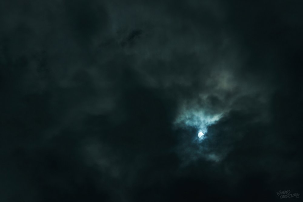 Solar-Eclipse-2024-6933-Canon-EOS-R-EF-70-200mm-f2.8-L-IS-Vasko-Obscura.jpg