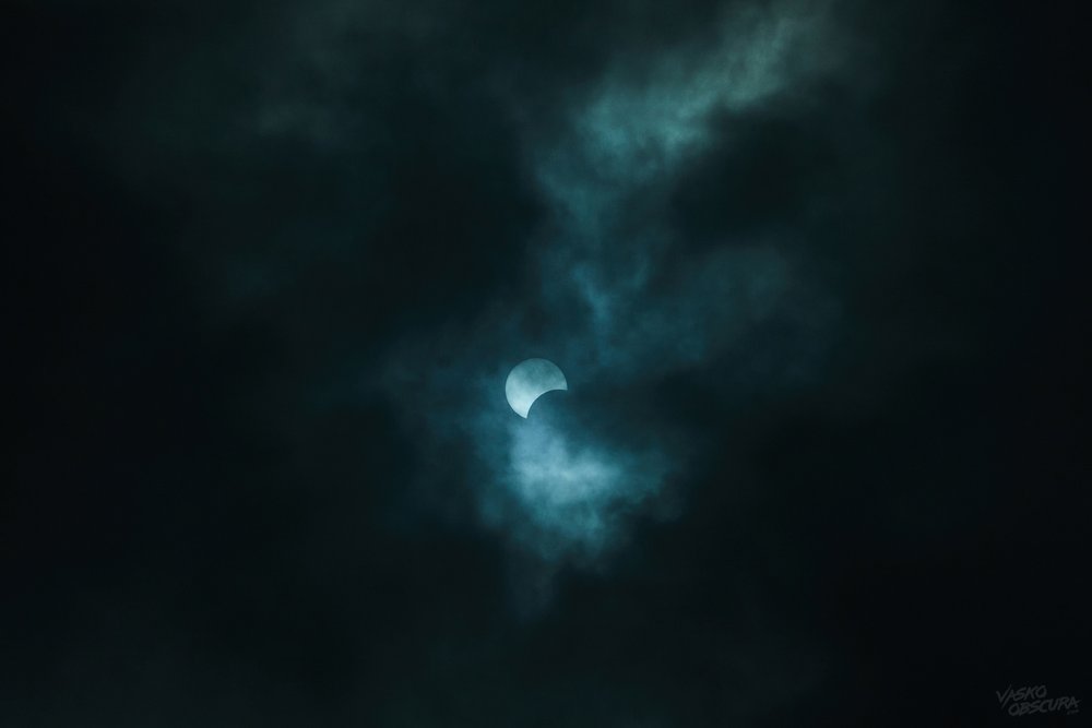 Solar-Eclipse-2024-6935-Canon-EOS-R-EF-70-200mm-f2.8-L-IS-Vasko-Obscura.jpg