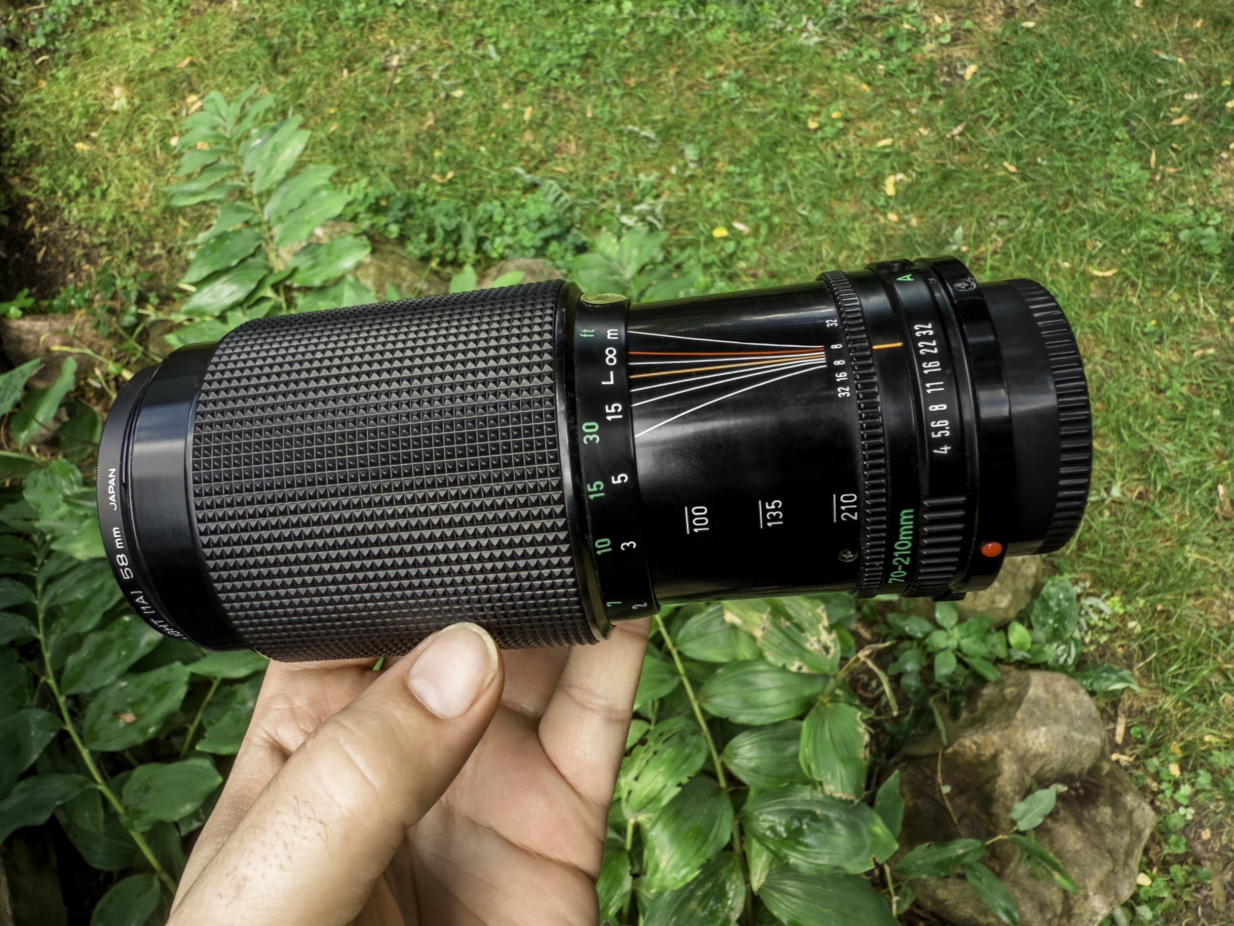 Canon nFD 70-210mm f4 Macro - Lens Info