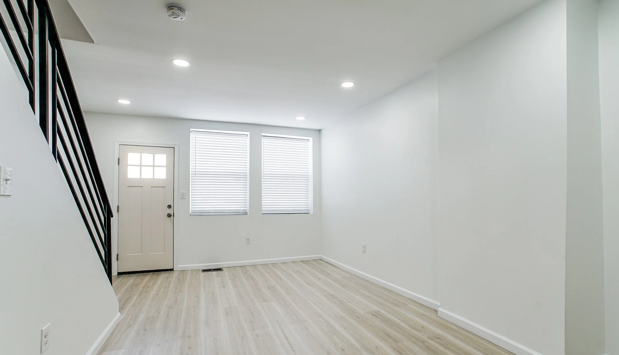 4 Snyder living room.jpg