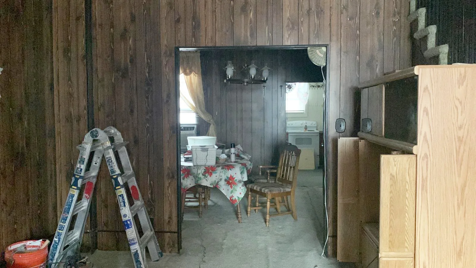 3 Howard Street Living room- B.JPG