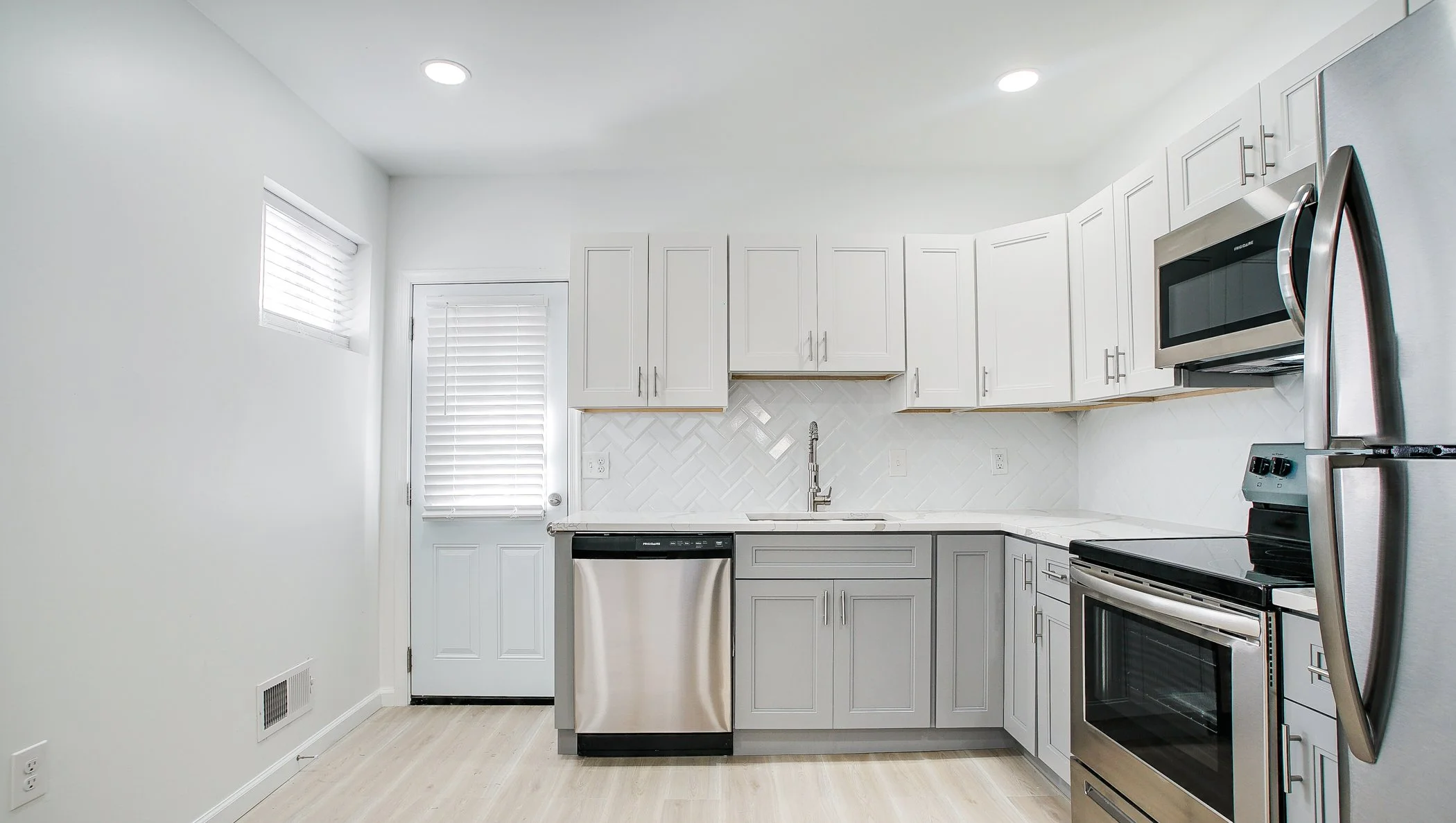 6 Snyder kitchen.jpg