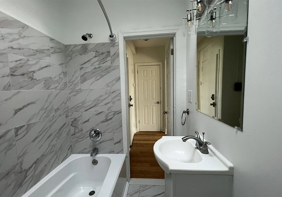 5 3858 Haverford Bathroom.jpg