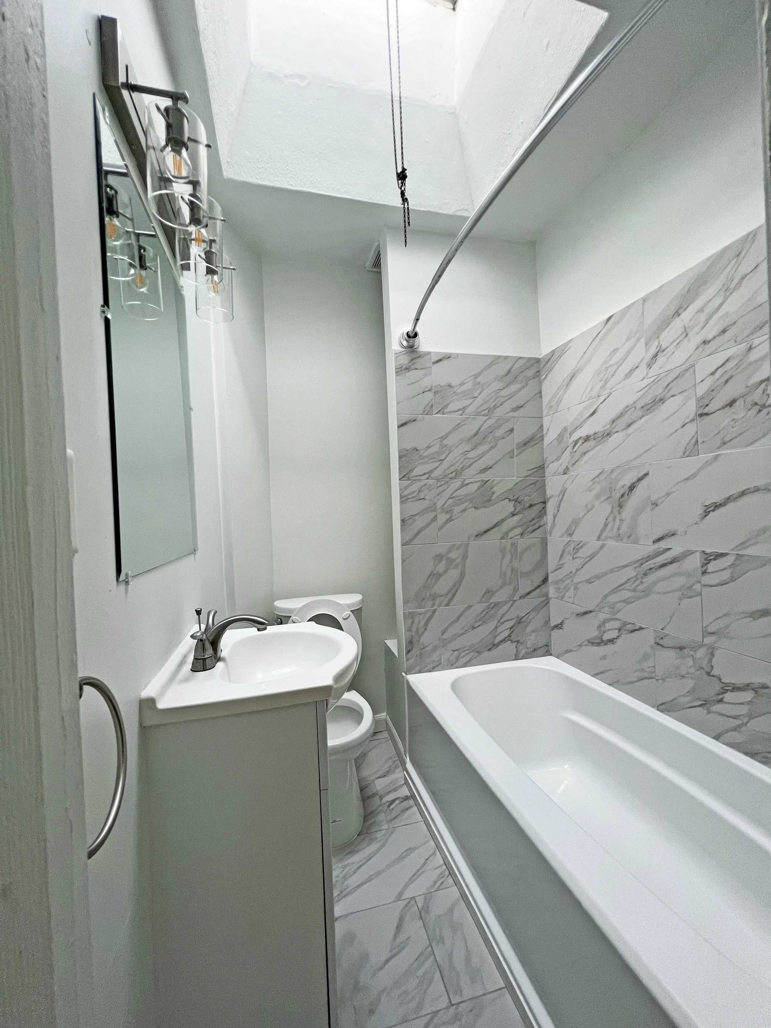 6 3858 Haverford Bathroom2.jpg