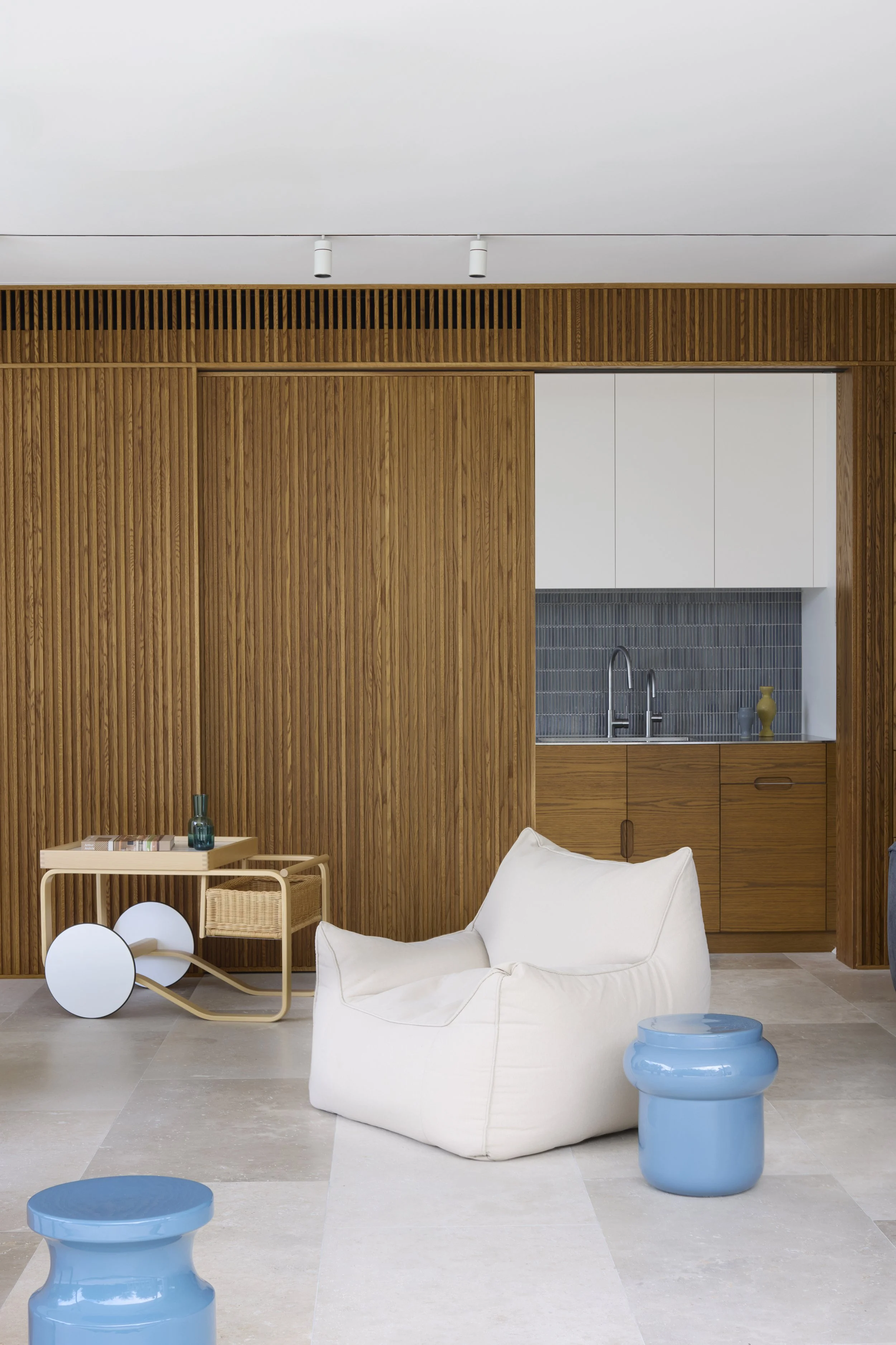 LRA-Harlowe plc3890 1.jpg