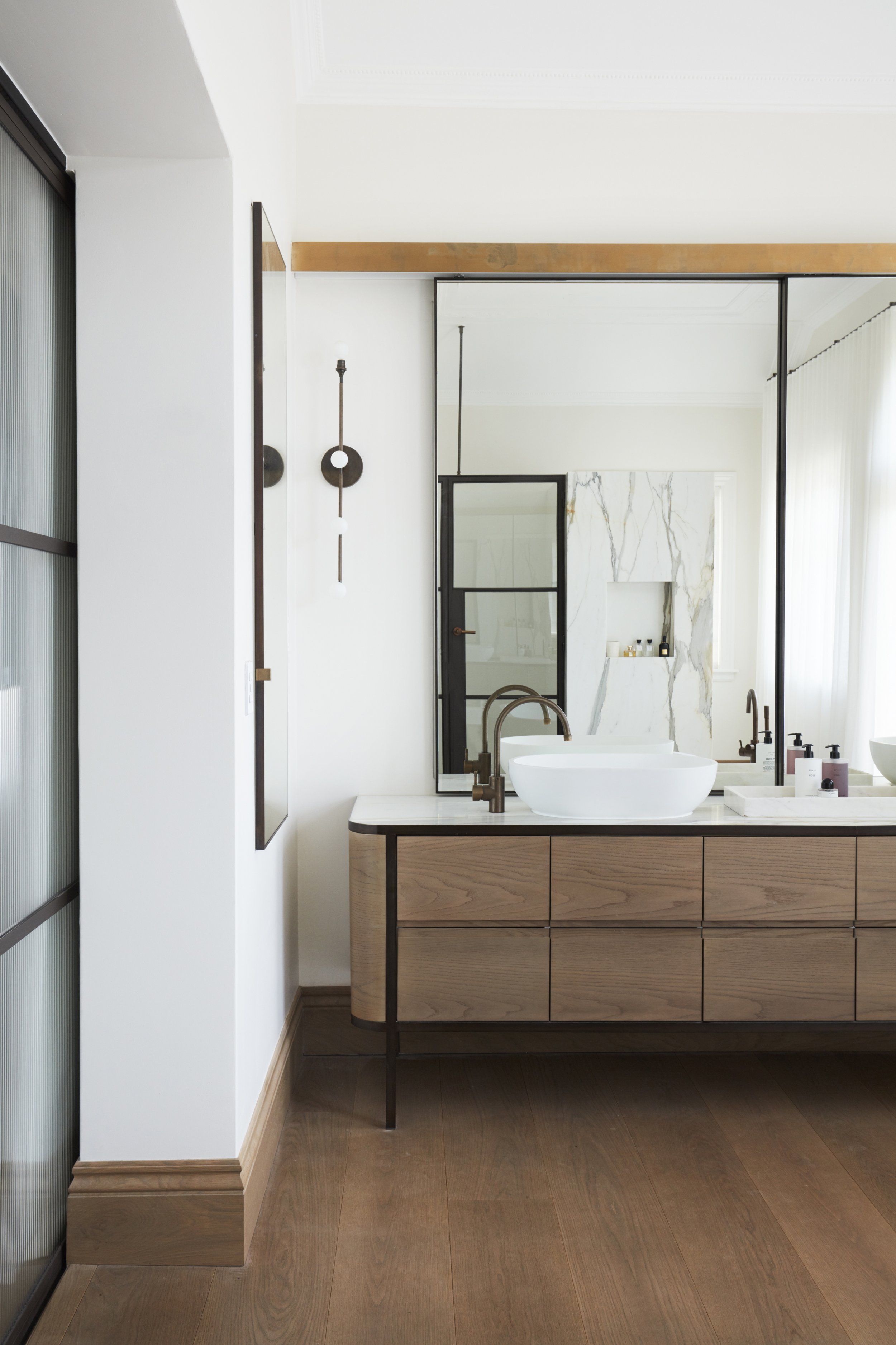 12_181102_RUPERTSWOOD_AVE_590 1.jpg
