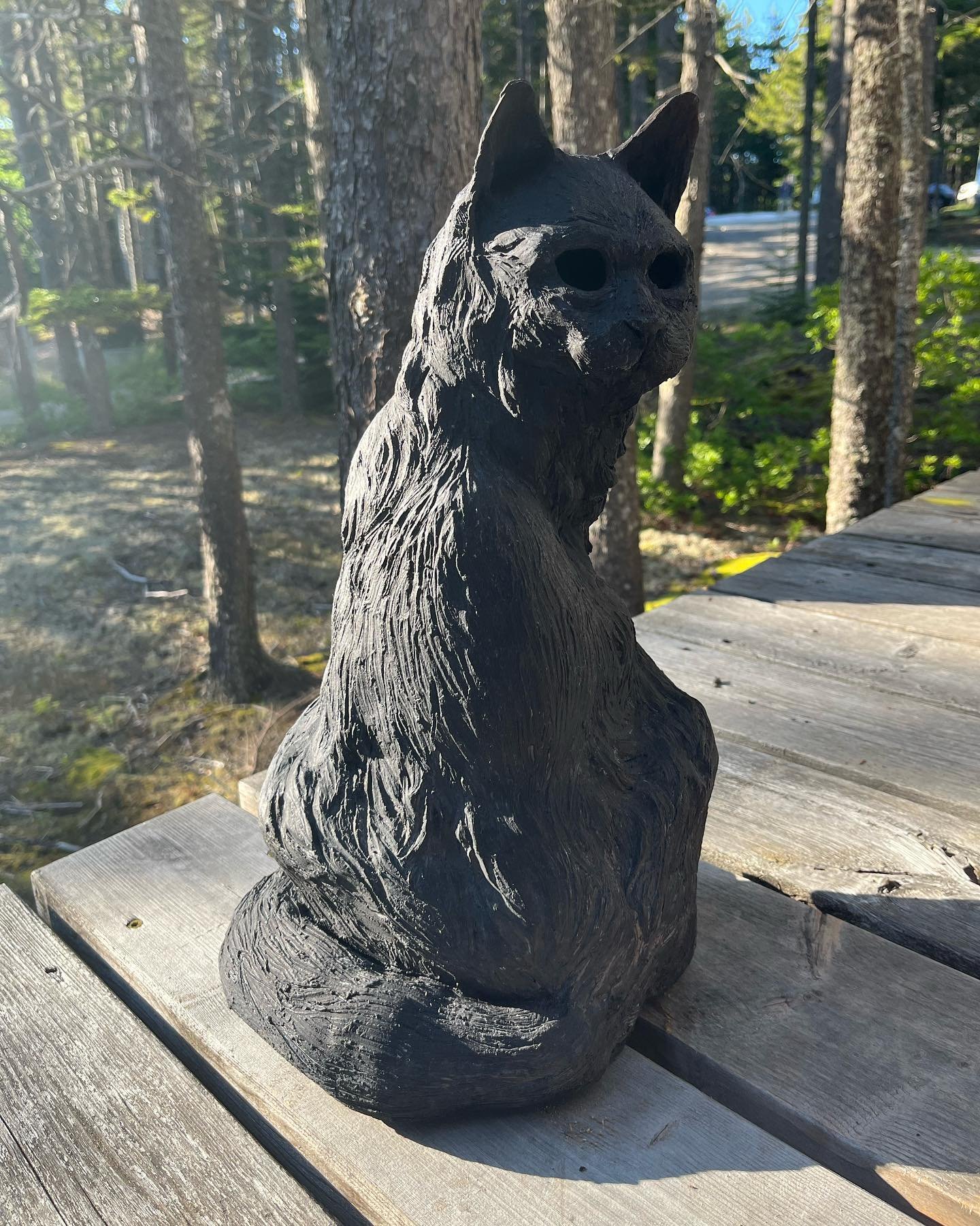 Got to learn tons from the super cool @teresalarrabee, and thanks to @tyler_quintin_arts for the fur tutorials 🥰!! Such an incredible experience at haystack, thanks so much to @massartboston for making this opportunity possible!
-
-
-
#cat #ceramic 