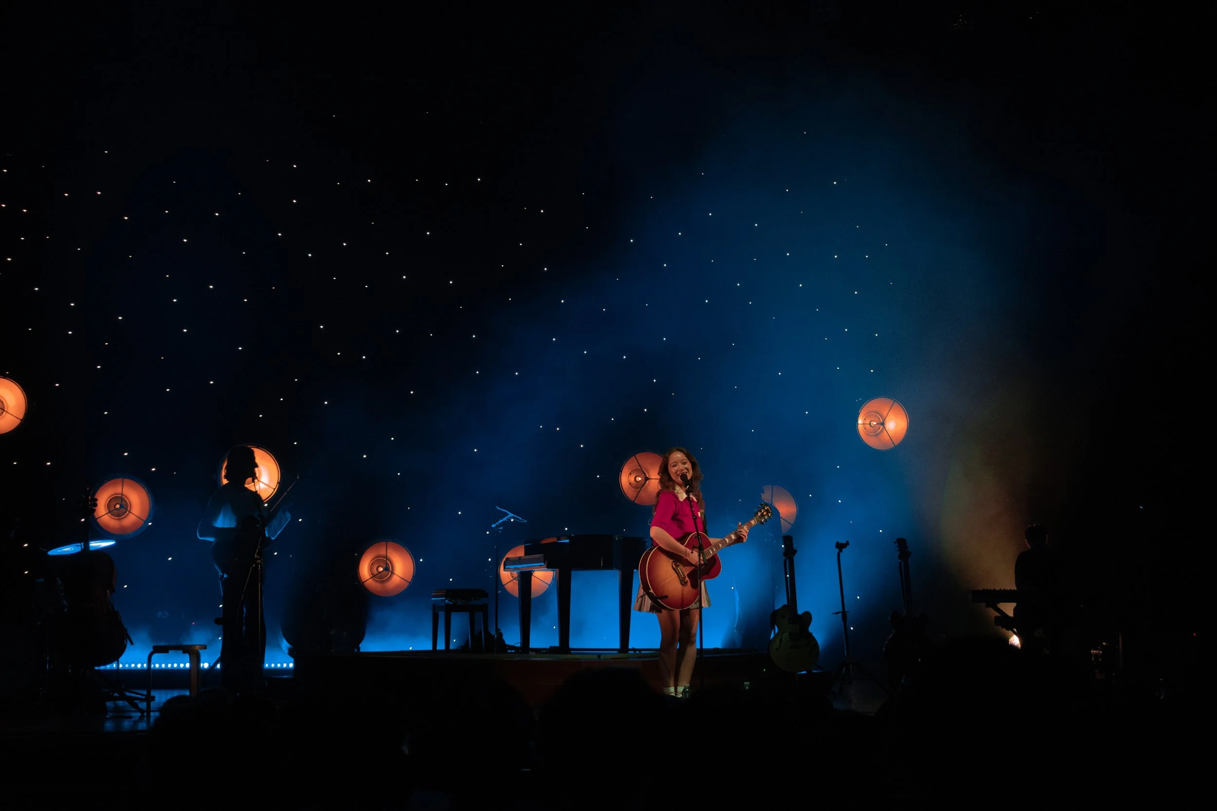 LAUFEY_TORONTO_JESSICA ZADO-015.jpg