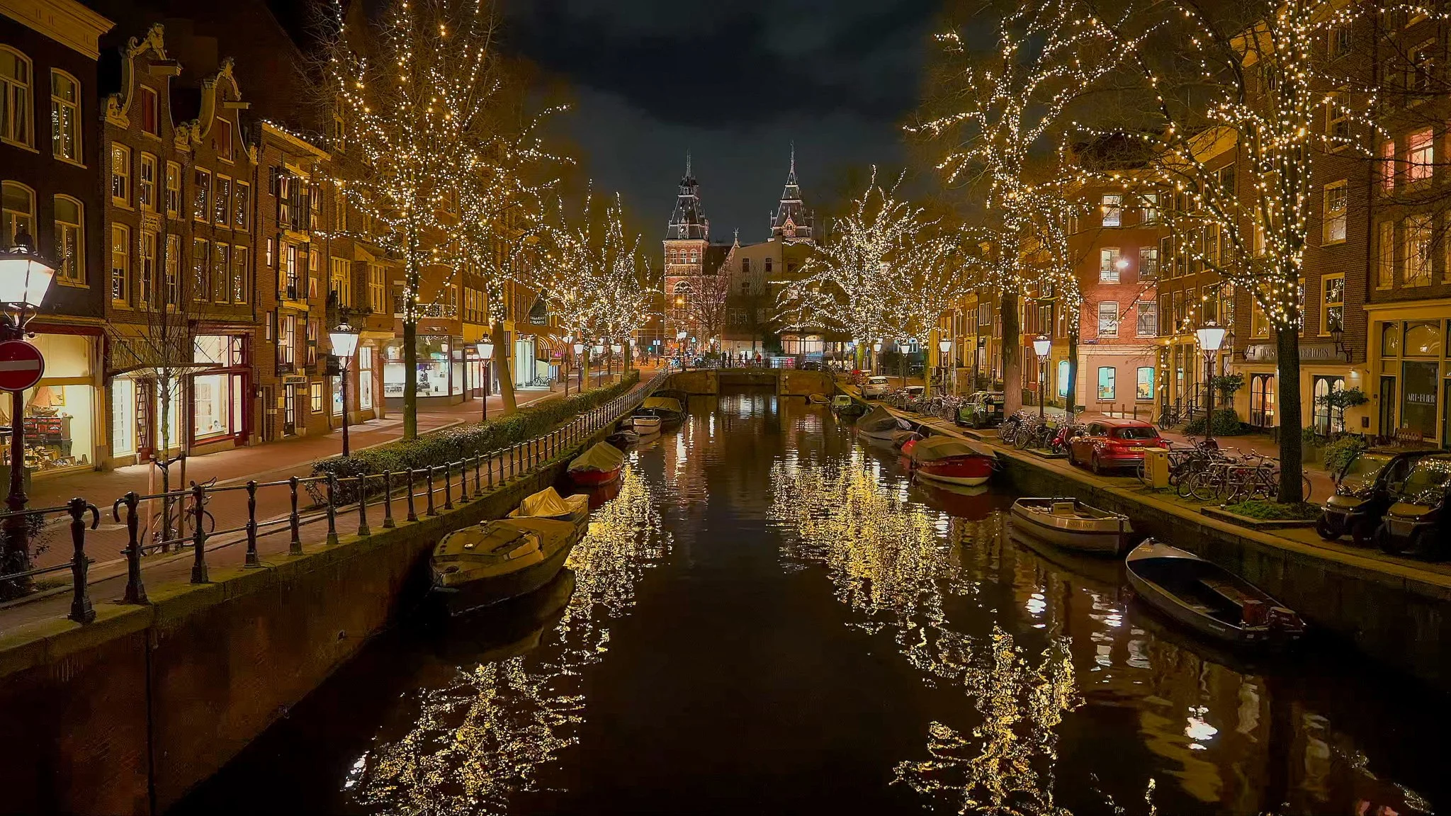 Nocturnal Glow — Amsterdam Canal Lights at Night