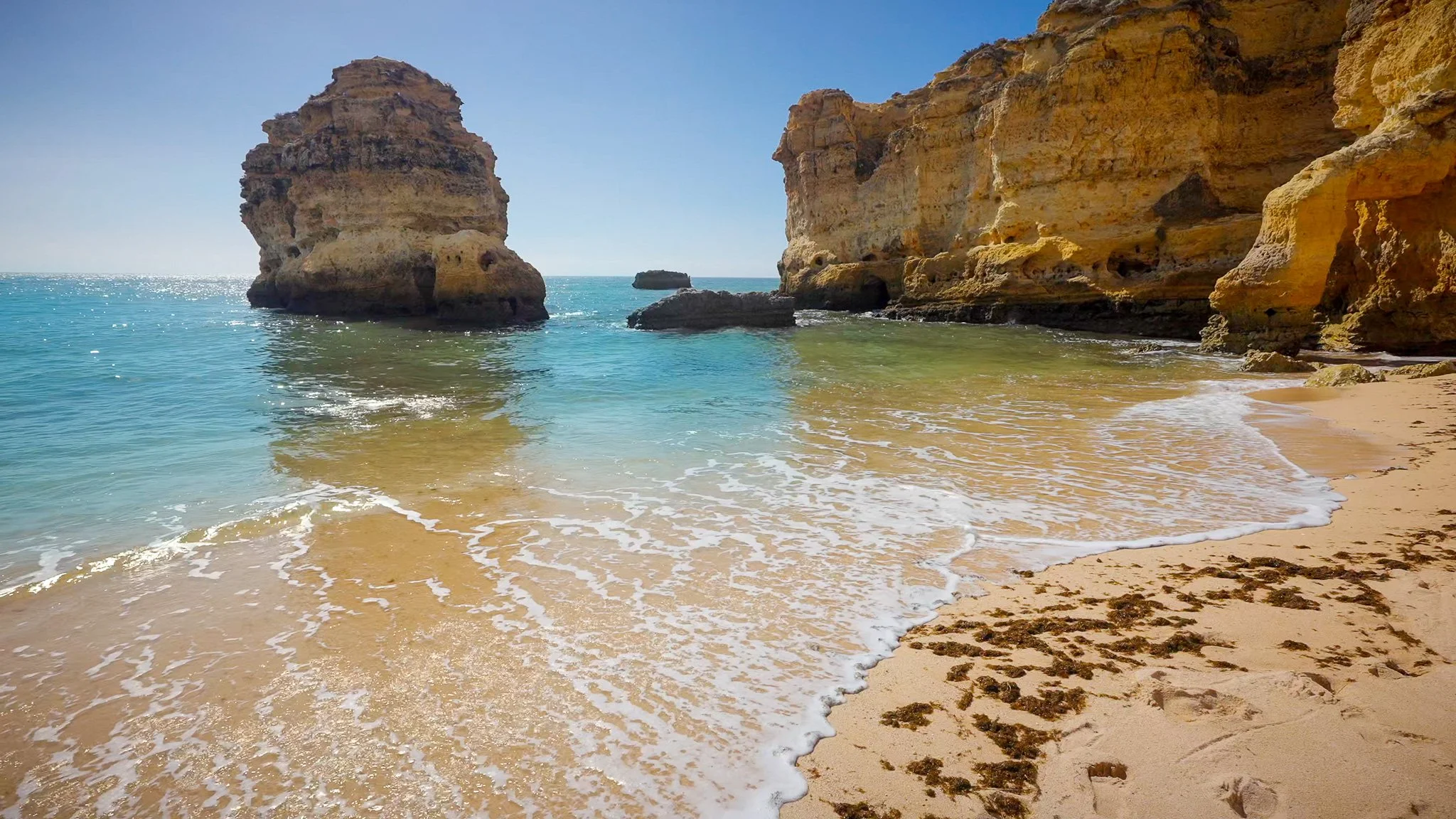 Weightless Hours – Turquoise Water and Sea Cliffs in Portugal