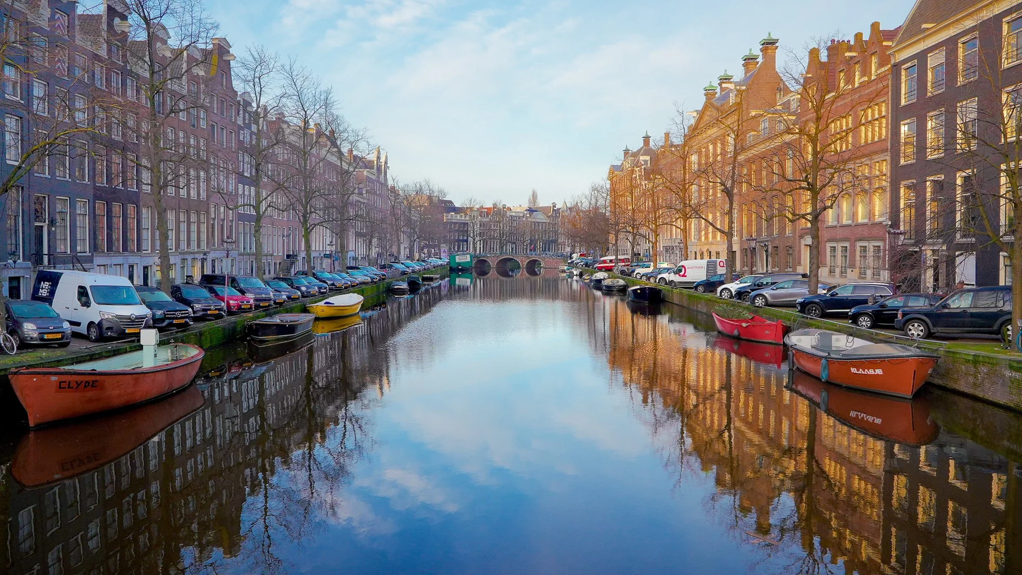 Daydreaming – Golden Canal Reflections in Amsterdam