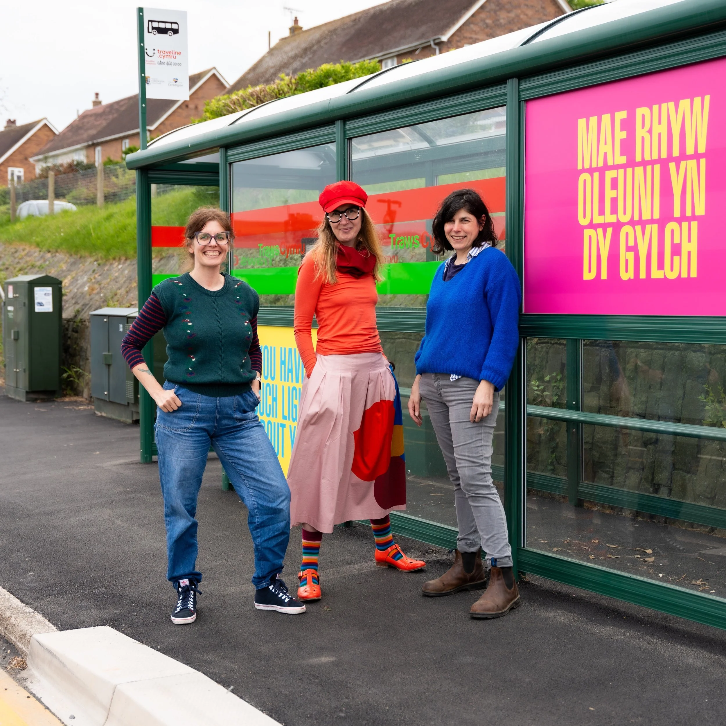 Here's @jessbaudeyartist and @sallyannblaise aka @bigwavetonfawr shooting the cover of our first album (😂) with @angharadbache behind the camera... 

Jesting aside, there&rsquo;s been MORE than enough focus on me in relation to this bus stop project