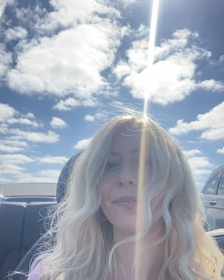 behind the scenes of Makeout! can&rsquo;t wait to share this cutie patootie video and song with you 4/7/23 
we had so much fun making it! 🎥💋🚗