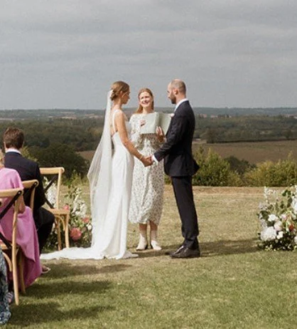 Primrose Hill Farm wedding venue - Suzi - wedding celebrant Banbury- 1-LaurenKnuckeyPhotography