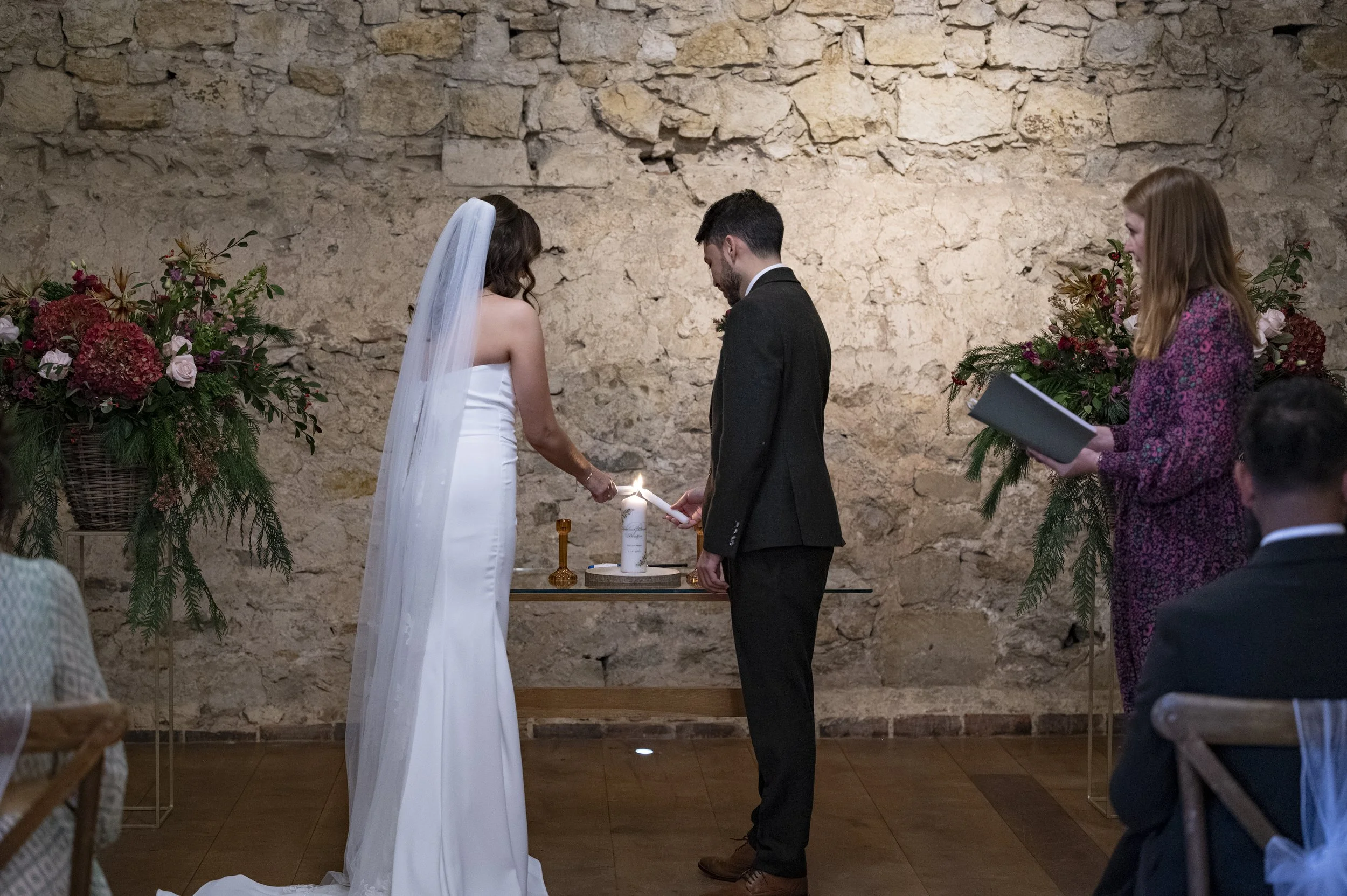 Notley Abbey wedding venue- Oxfordshire celebrant-Laura Hinski Photography 3