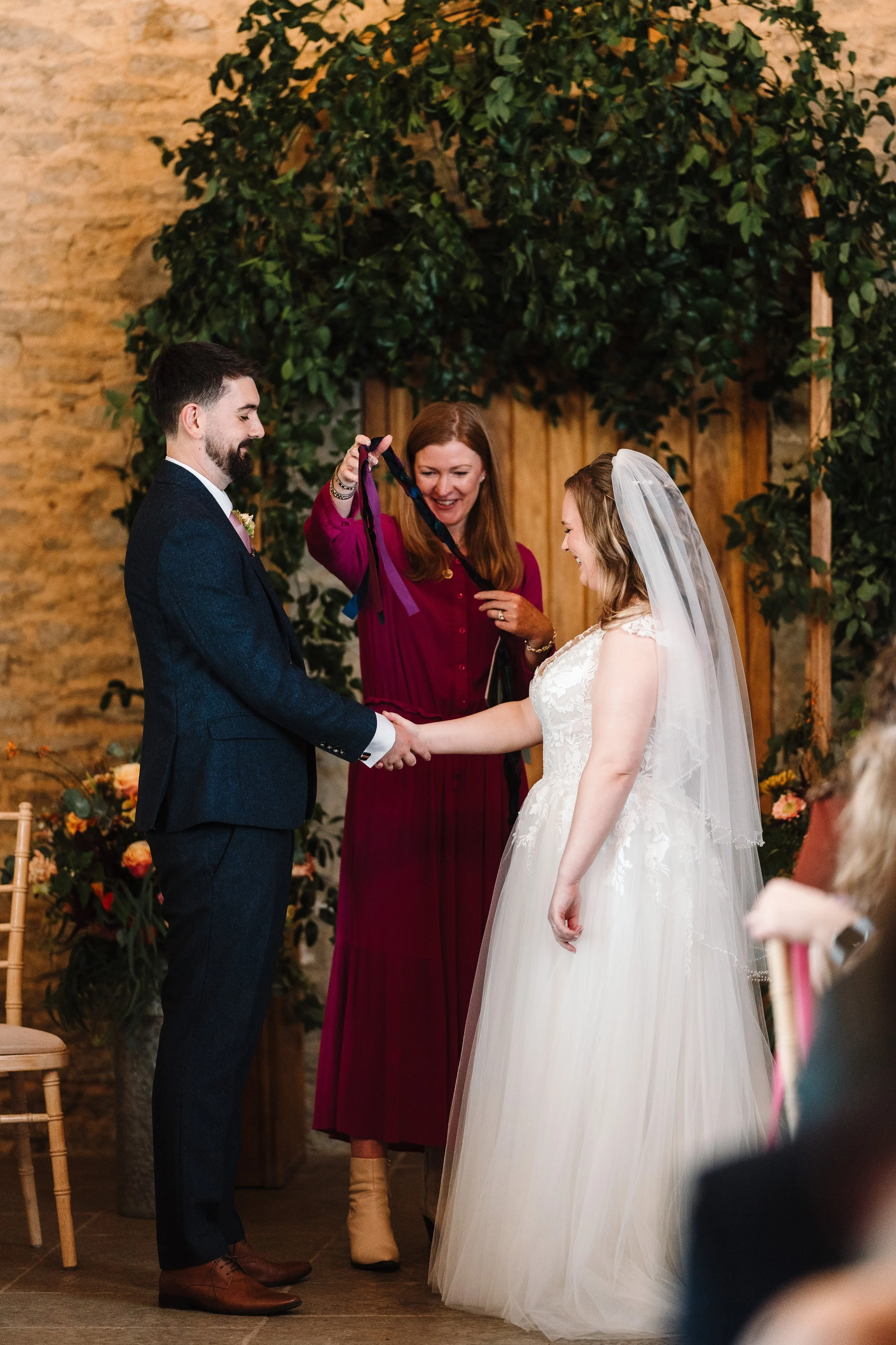 Stratton Court Barn wedding celebrant- Suzi - Oxfordshire - Handfasting- PoppyKPhotography 3