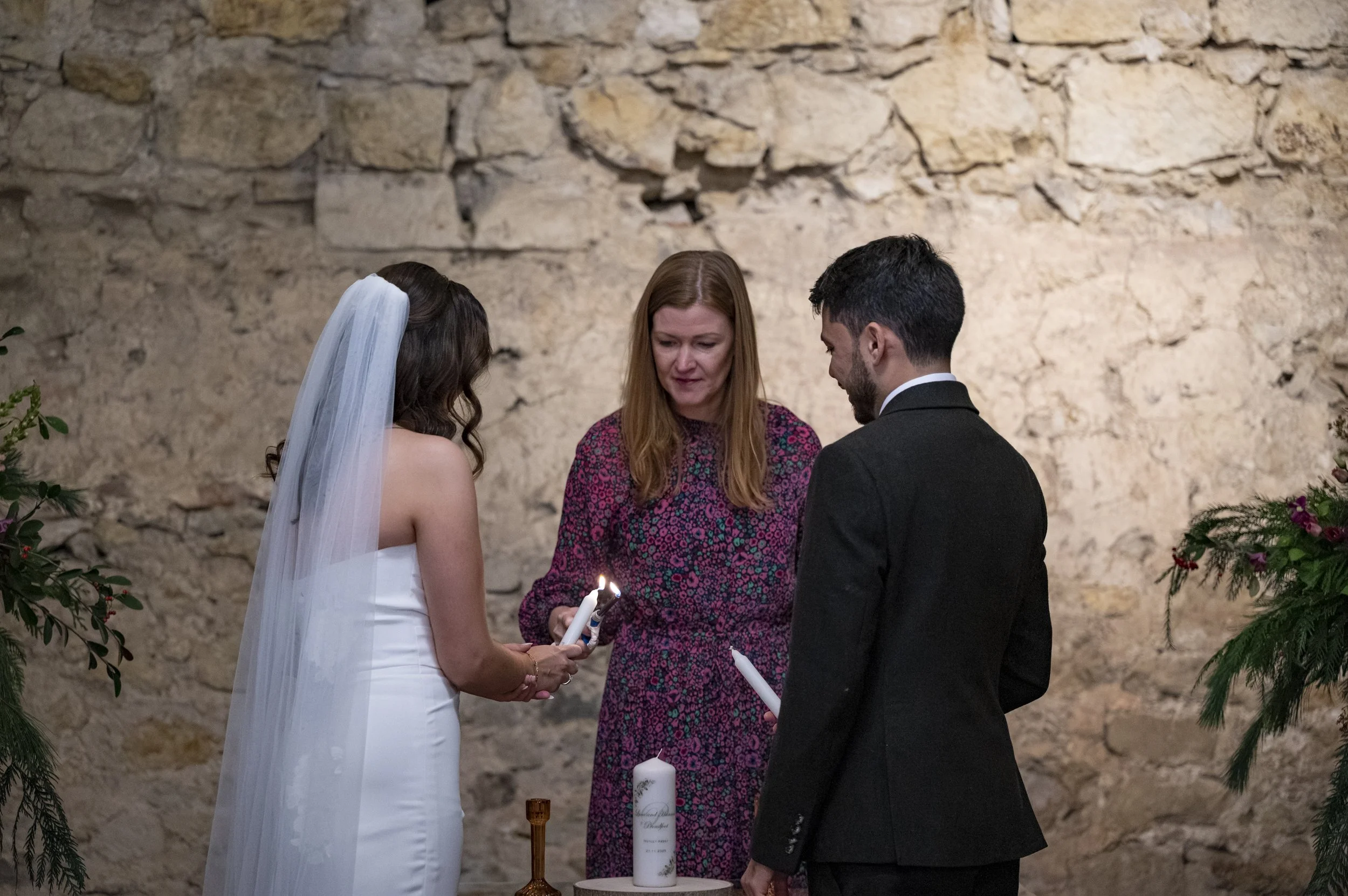 Notley Abbey wedding venue- Oxfordshire celebrant-Laura Hinski Photography 2