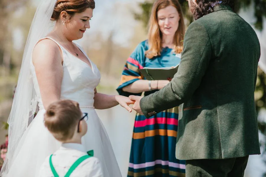 Ardington House wedding venue - Celebrant Oxfordshire- LizzyHutchinsonPhotography 3