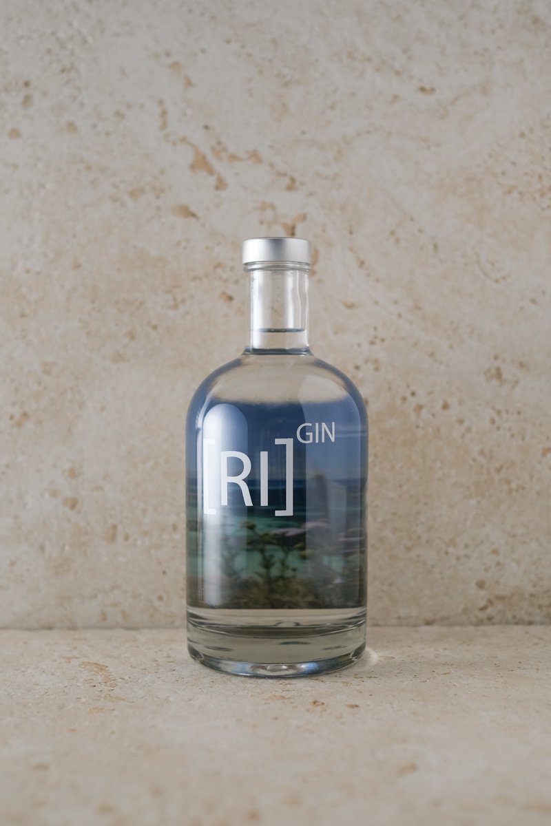 AESTHETE_RI_GIN_CAMPAIGN_SEPT_2023_LOW_RES-9.jpg