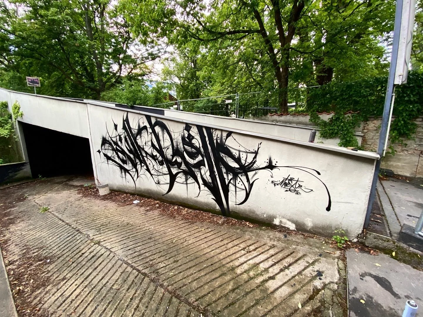 The inkwell and the pen