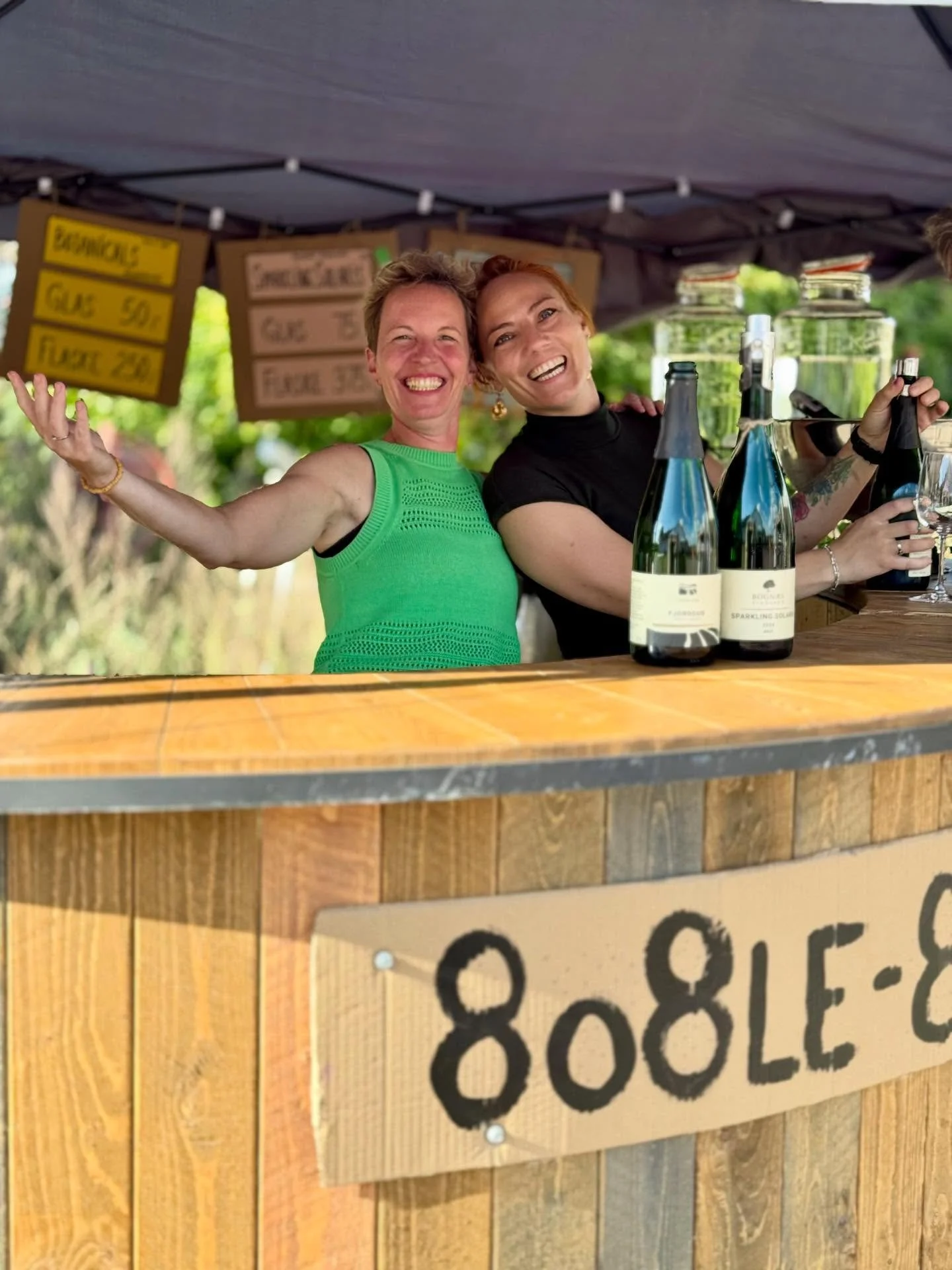 Endnu en dejlig eftermiddag og aften ☀️, men den her gang hos @knoldbjerggaard hvor vi var med til Burger og Bobler, sammen med @bognaesvingaard .
Tusind tak til alle som var med til at skabe en rigtig hyggelig aften med masse af snak, smil og gl&a