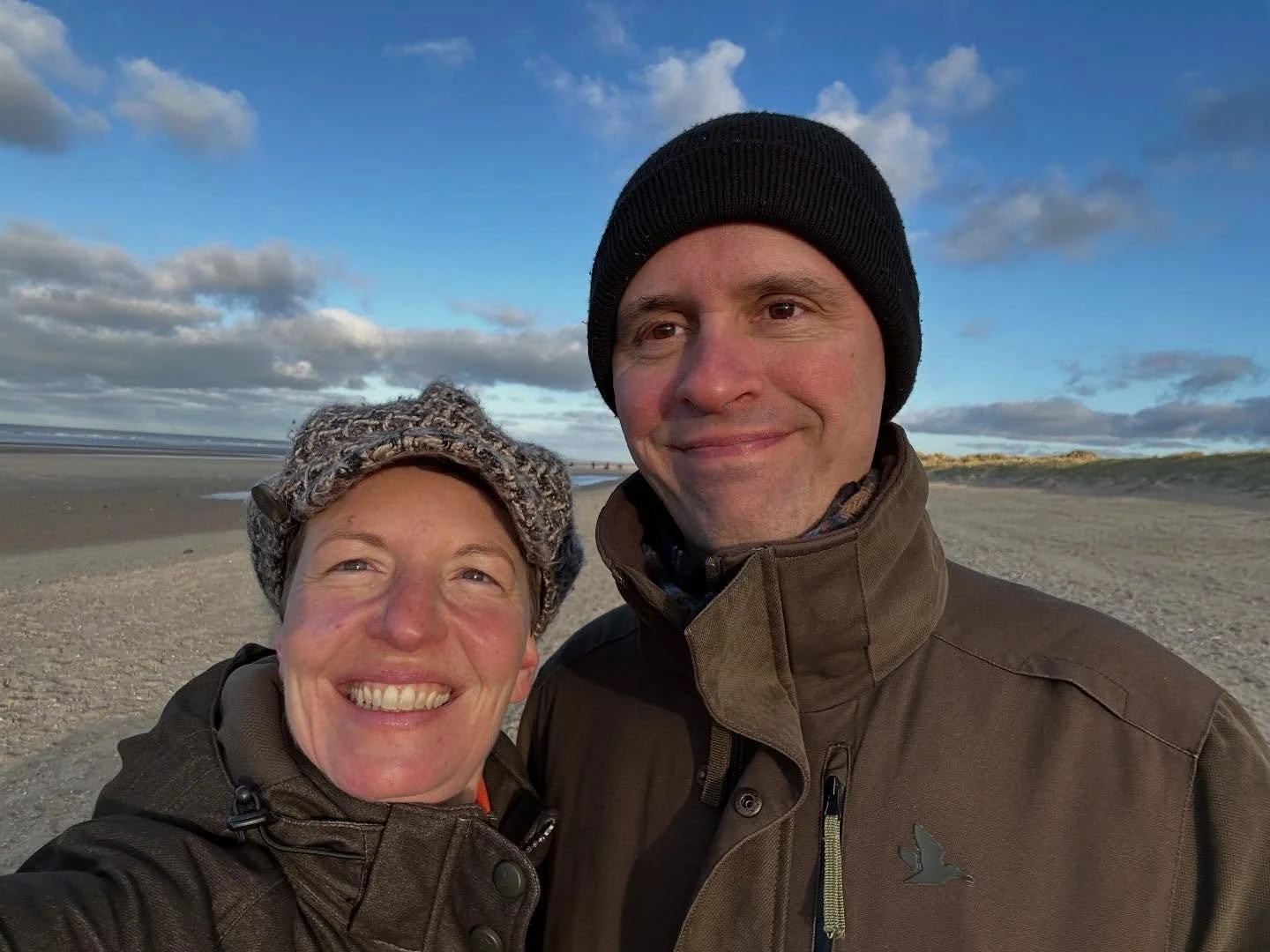 ✨ Tak for 2025 hos Tusen Vin ✨

2025 blev et &aring;r med en lidt mindre &ndash; men til geng&aelig;ld meget kvalitetsfuld h&oslash;st.
Et &aring;r, hvor vi tog vigtige skridt i udviklingen af vores vineri, og hvor nye b&aelig;redygtige tankegange fi