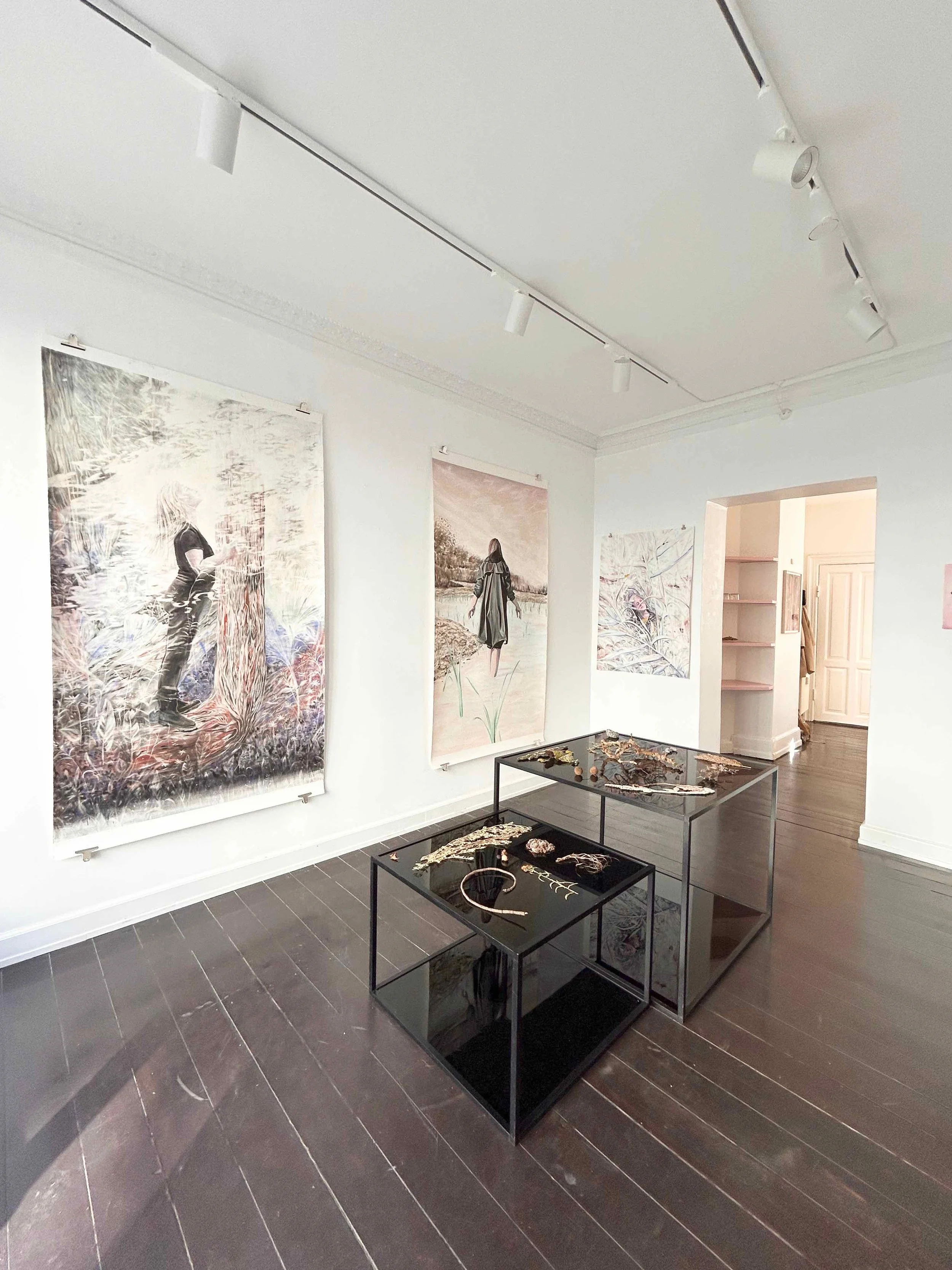 mette-grongaard-exhibition-large-artworks-nature-elements.jpg