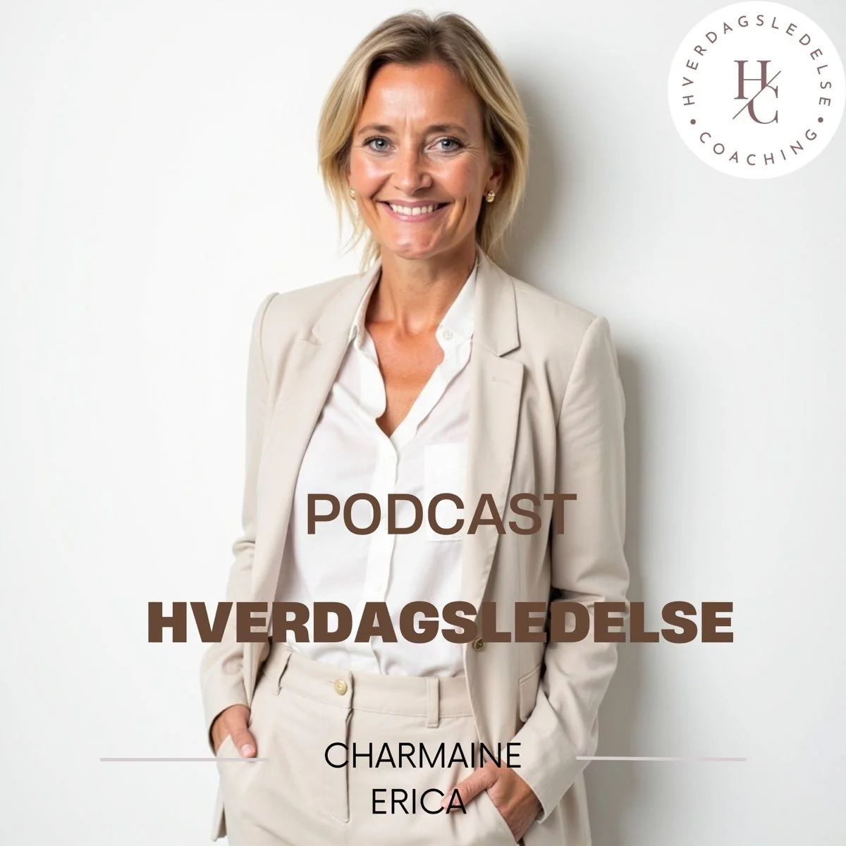 Moderne podcast studie i København med professionelt lyd- og video setup