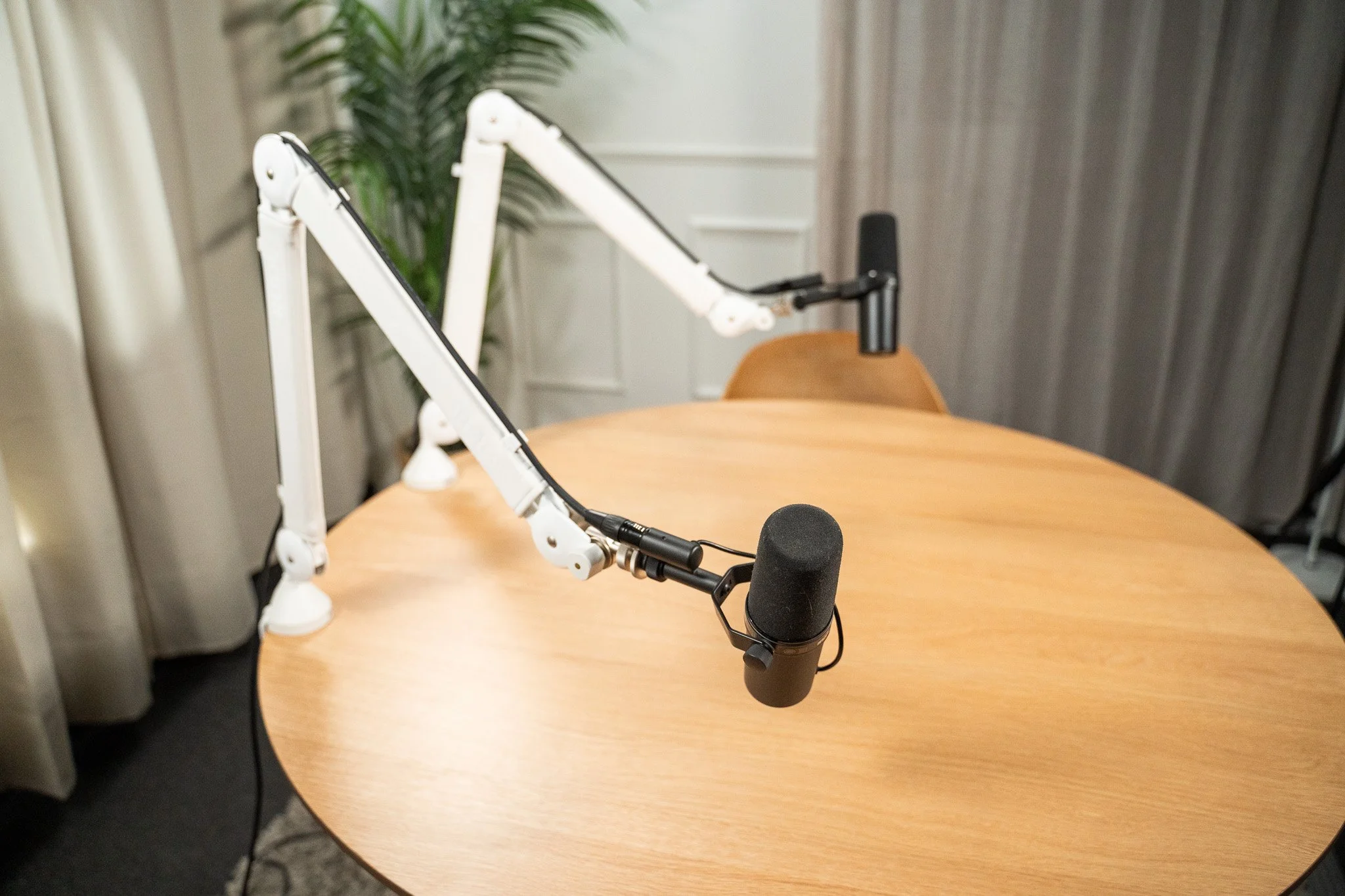 Hvor mange deltagere kan der være i et podcast studie?