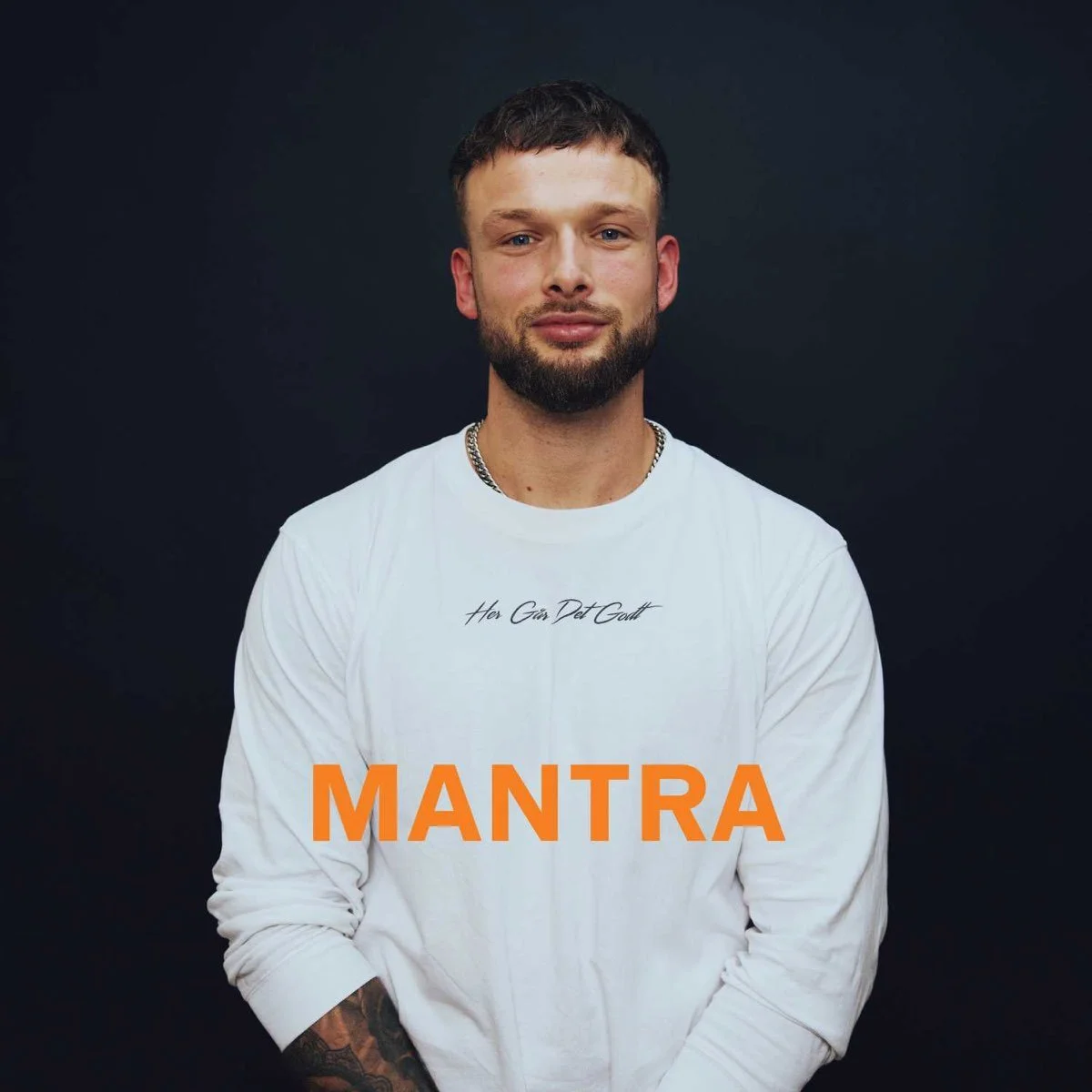 Moderne podcast studie i København med professionelt lyd- og video setup