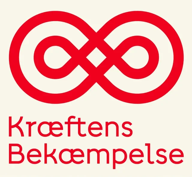 Professionelt podcast studie i København med flere mikrofoner og kameraer til video podcast