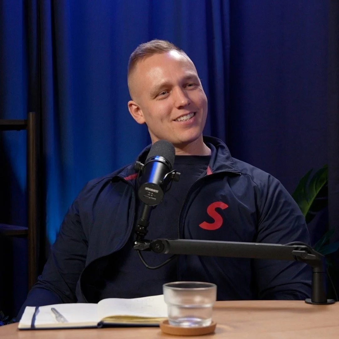 Professionelt podcast studie i København med flere mikrofoner og kameraer til video podcast