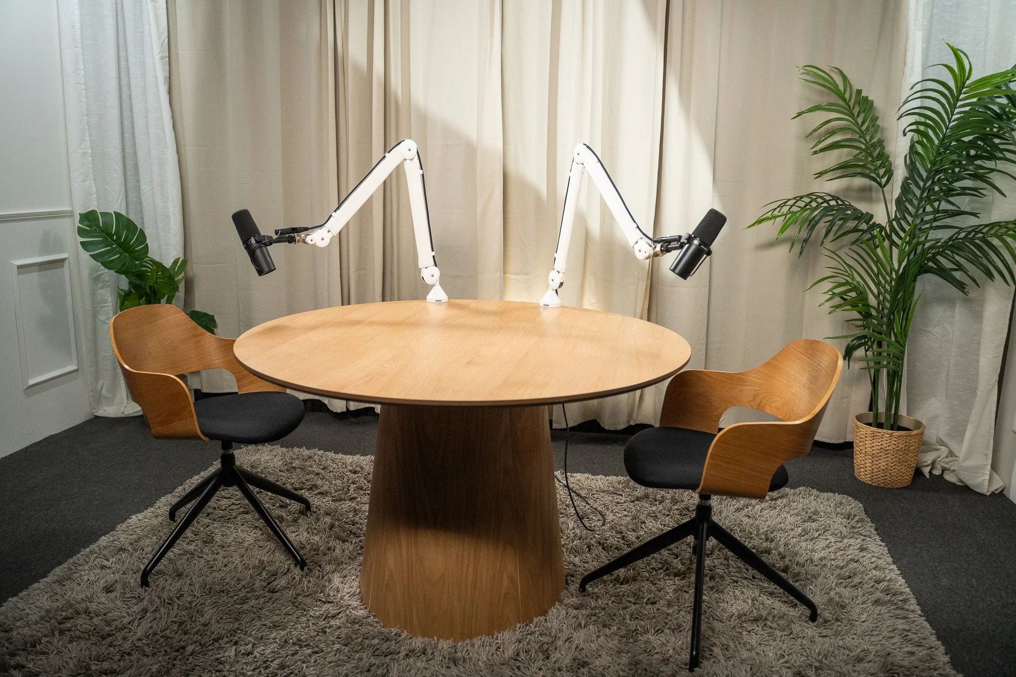 Nyt podcast studie i København på Islands Brygge med plads til op til fire personer og to setups.