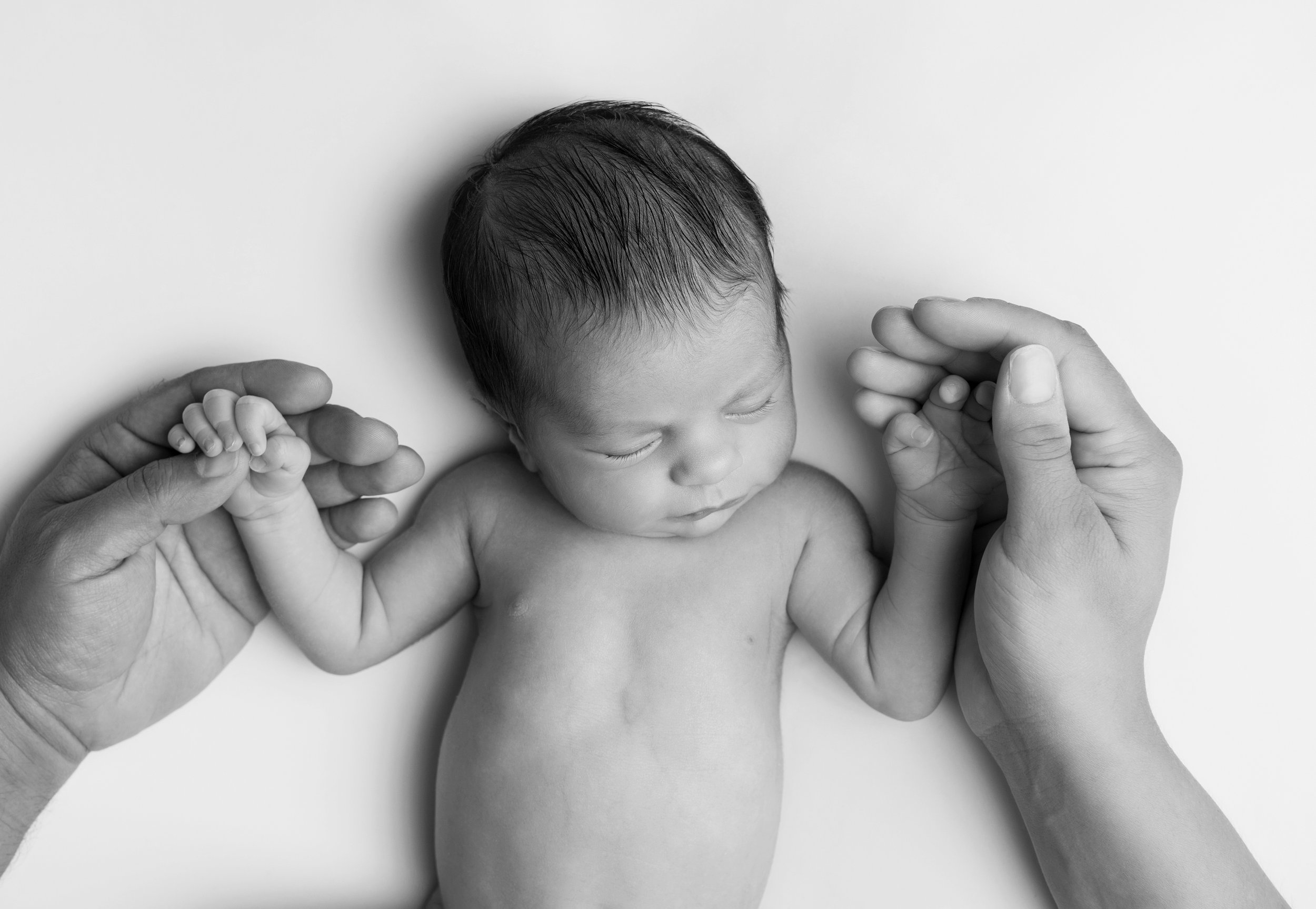 black-and-white-newborn-photography.jpg