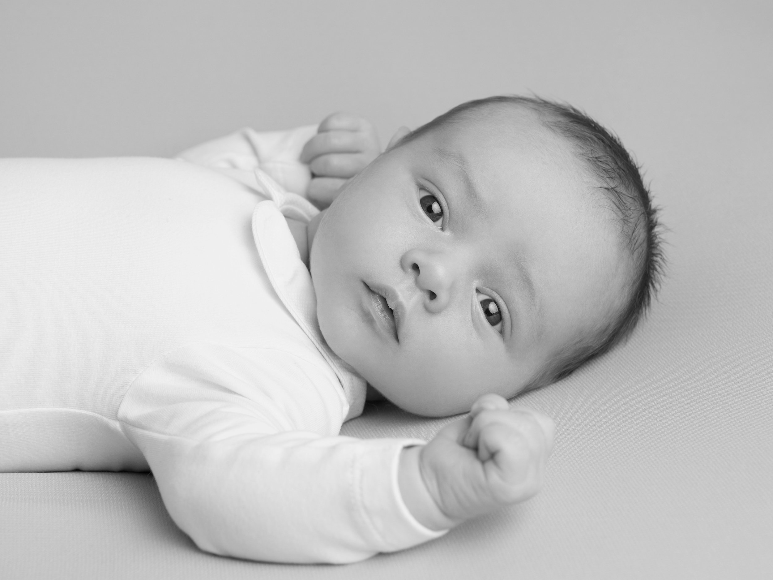 black-and-white-newborn-photography.jpg